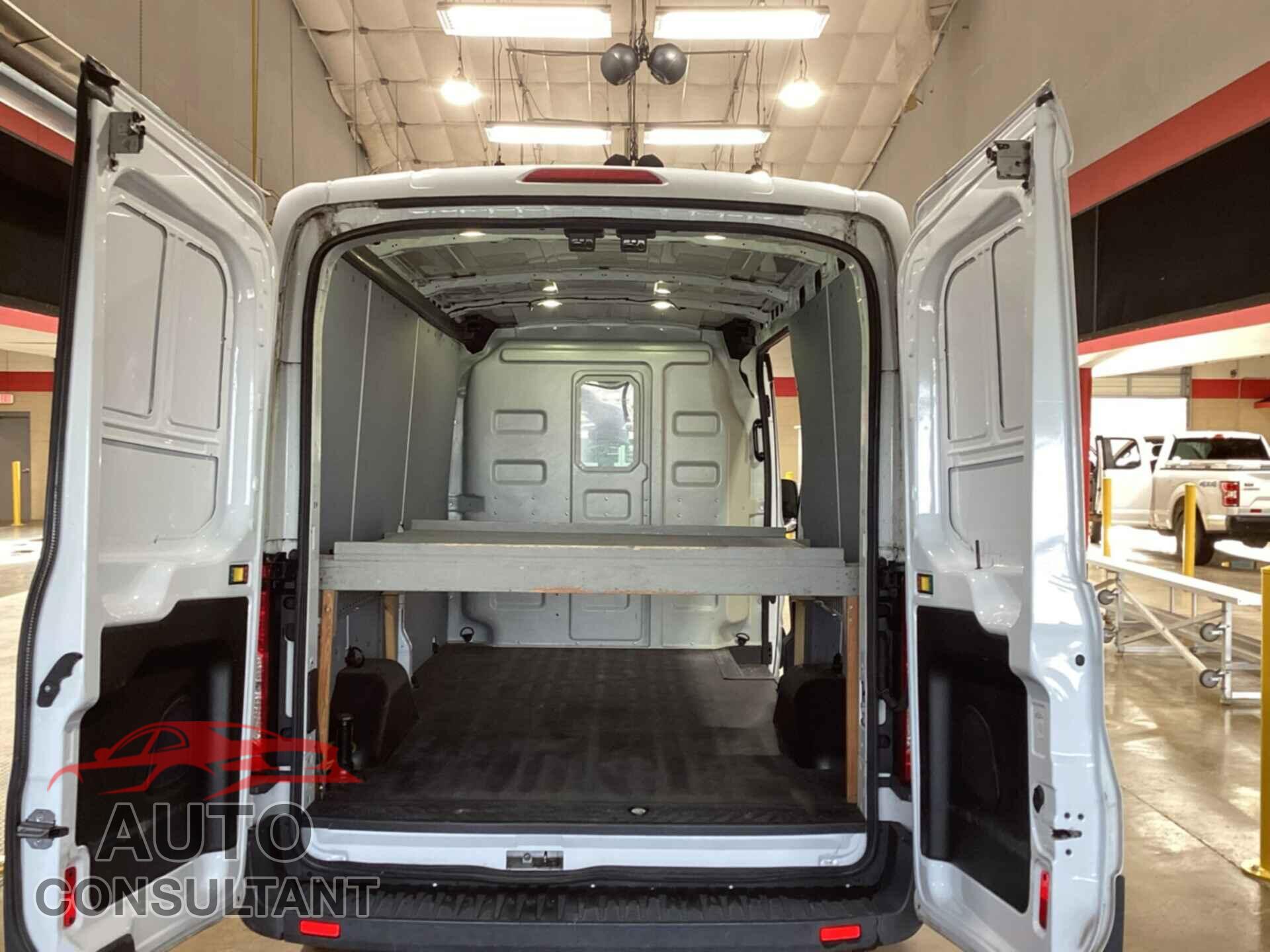 FORD TRANSIT 2017 - 1FTYR2CM2HKA15845