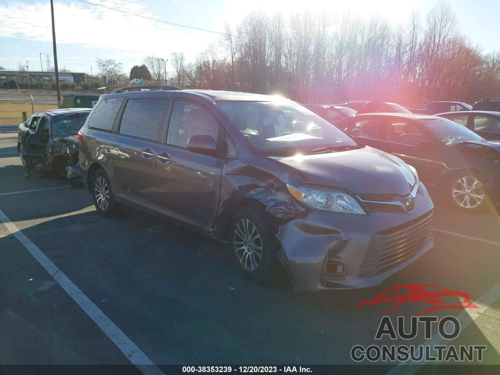 TOYOTA SIENNA 2018 - 5TDYZ3DC2JS913193