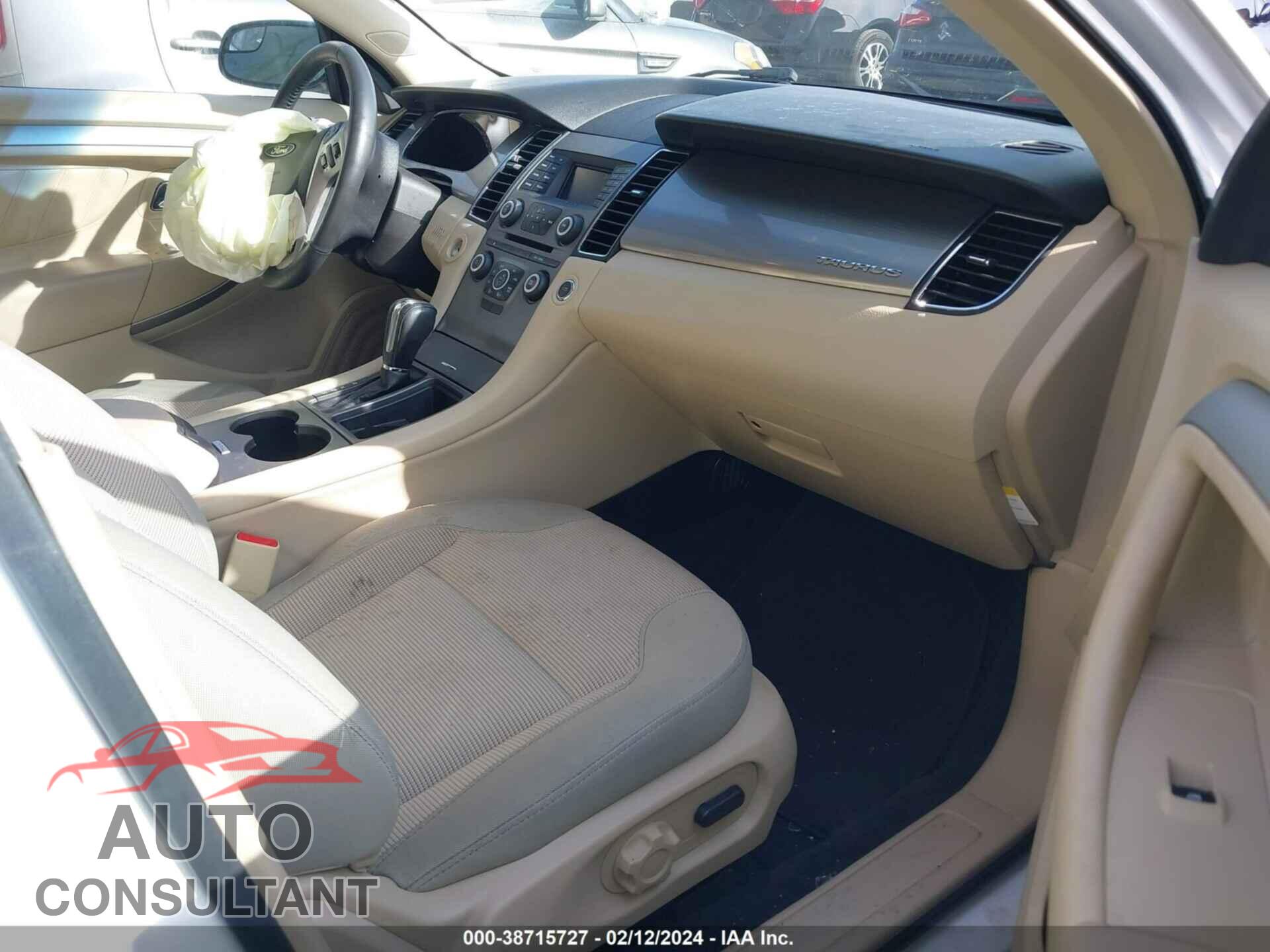 FORD TAURUS 2018 - 1FAHP2E86JG132347