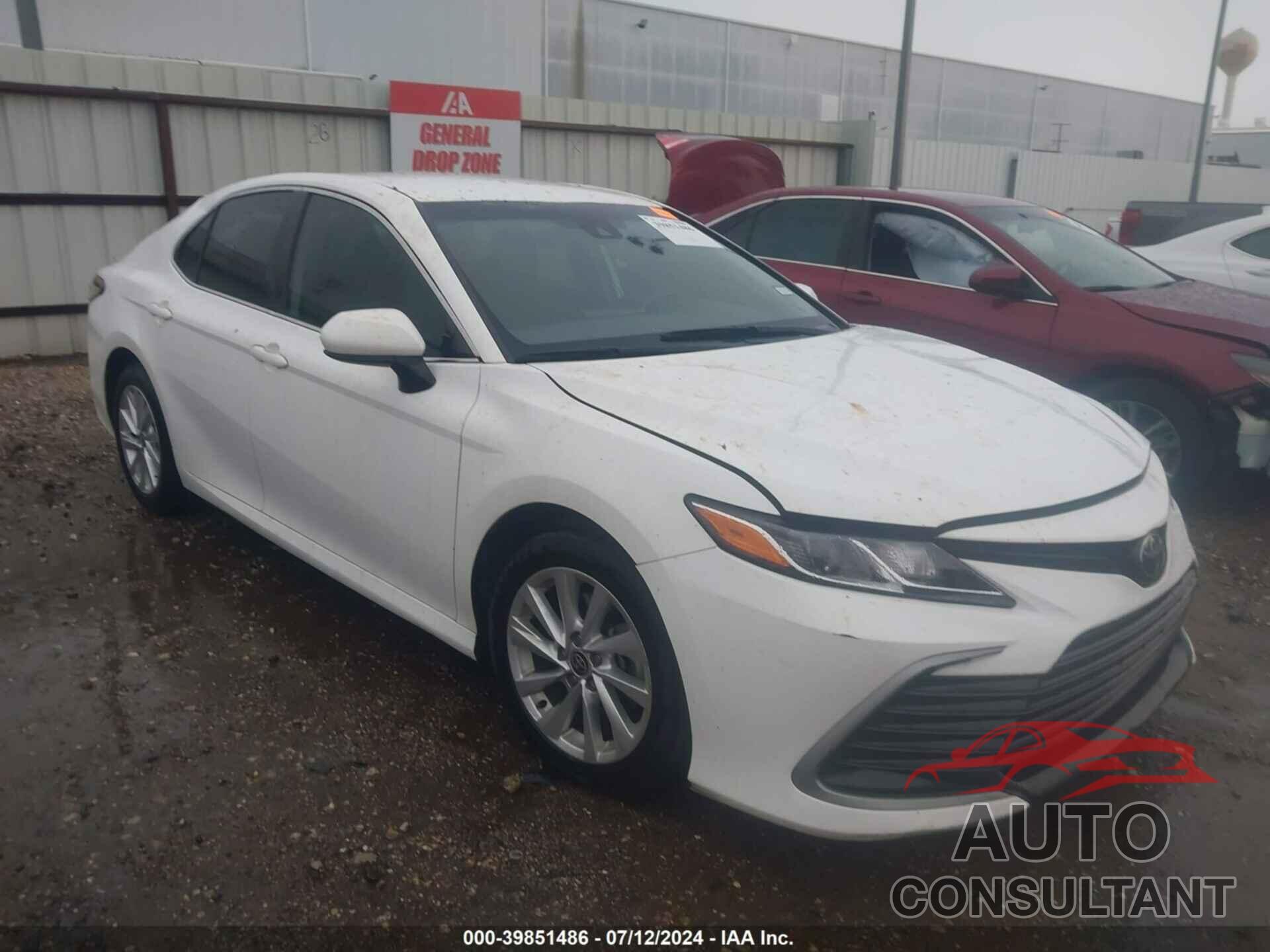 TOYOTA CAMRY 2021 - 4T1C11AK4MU441088