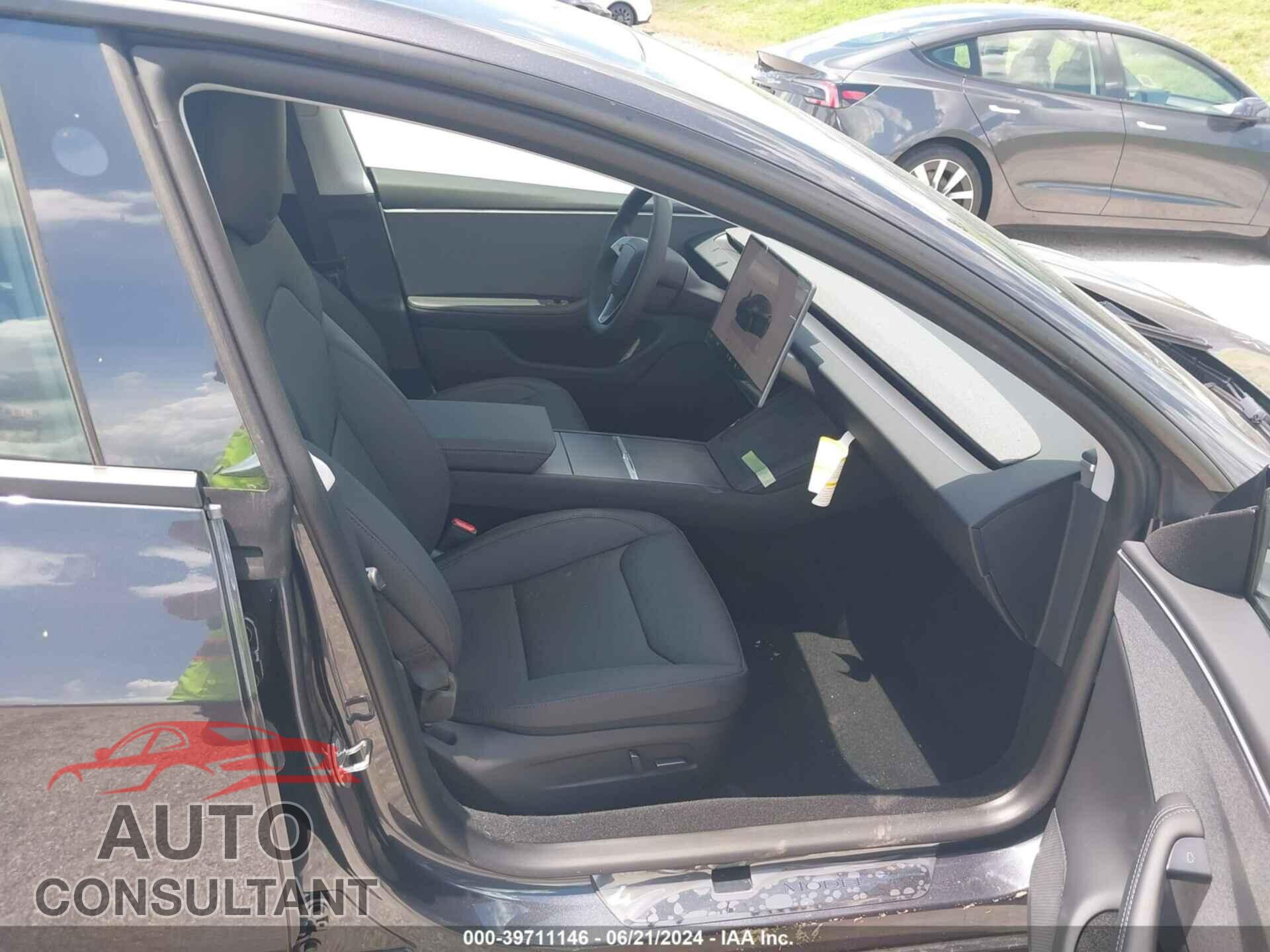 TESLA MODEL 3 2024 - 5YJ3E1EA4RF752501