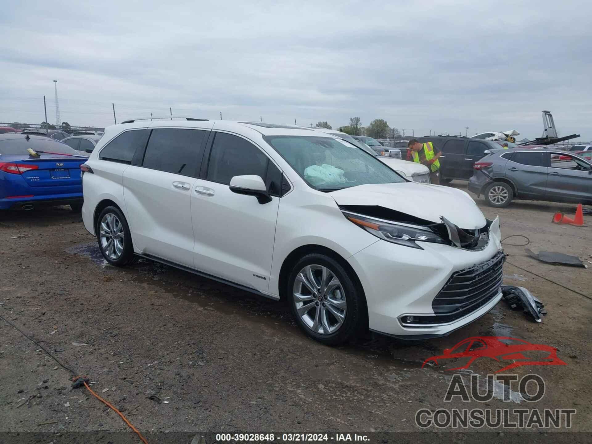 TOYOTA SIENNA 2021 - 5TDERKEC4MS011421