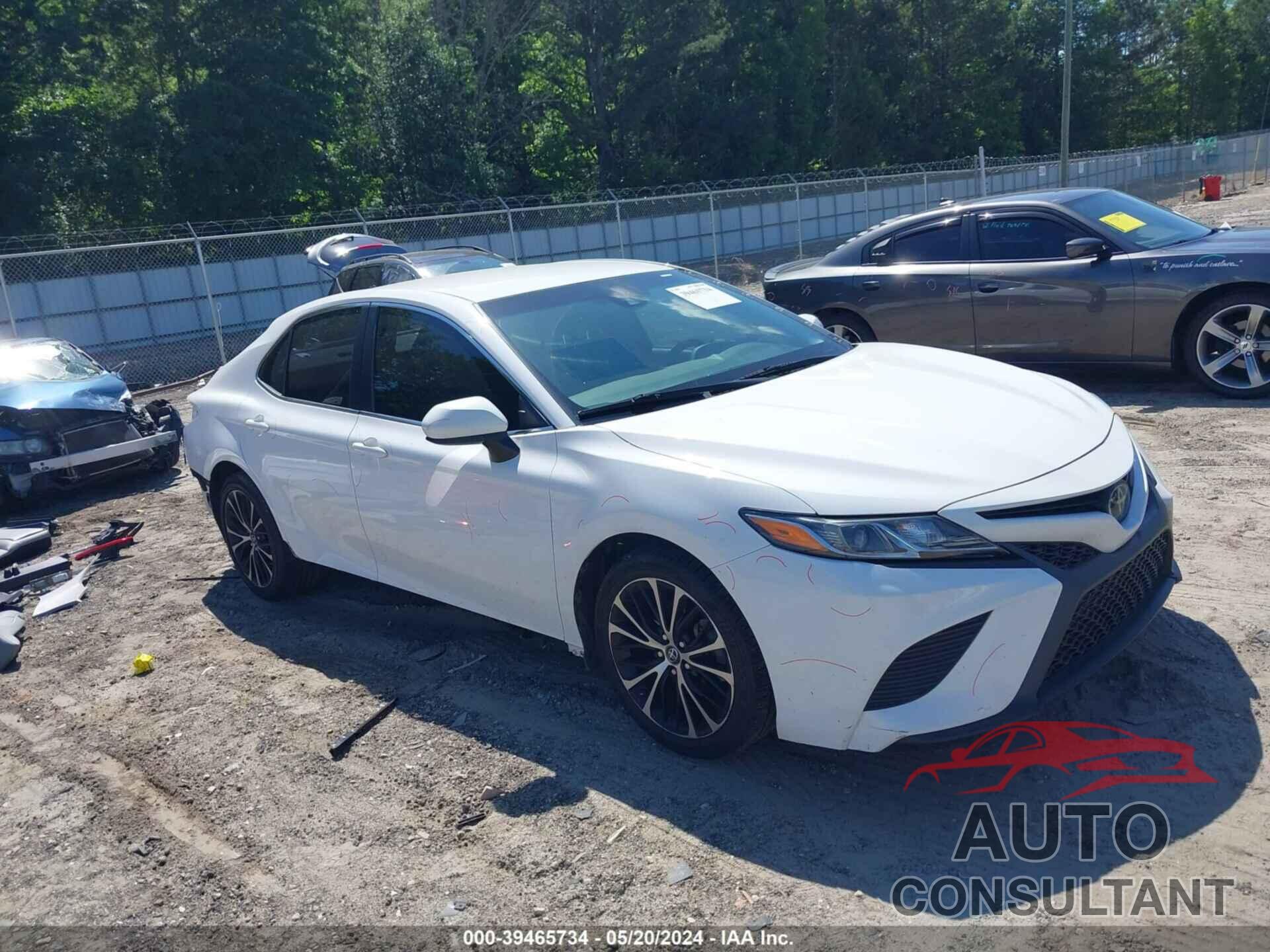 TOYOTA CAMRY 2018 - 4T1B11HK4JU139653