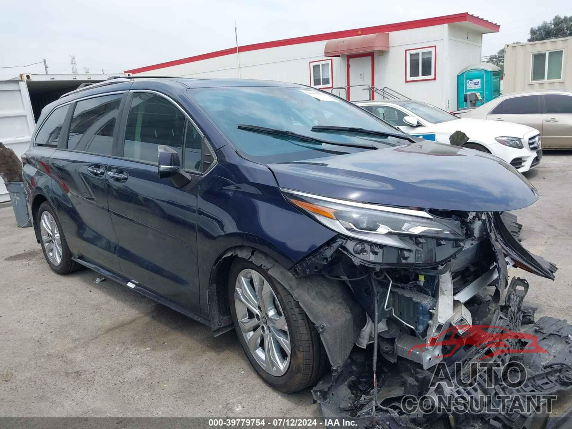 TOYOTA SIENNA 2022 - 5TDERKEC1NS126303