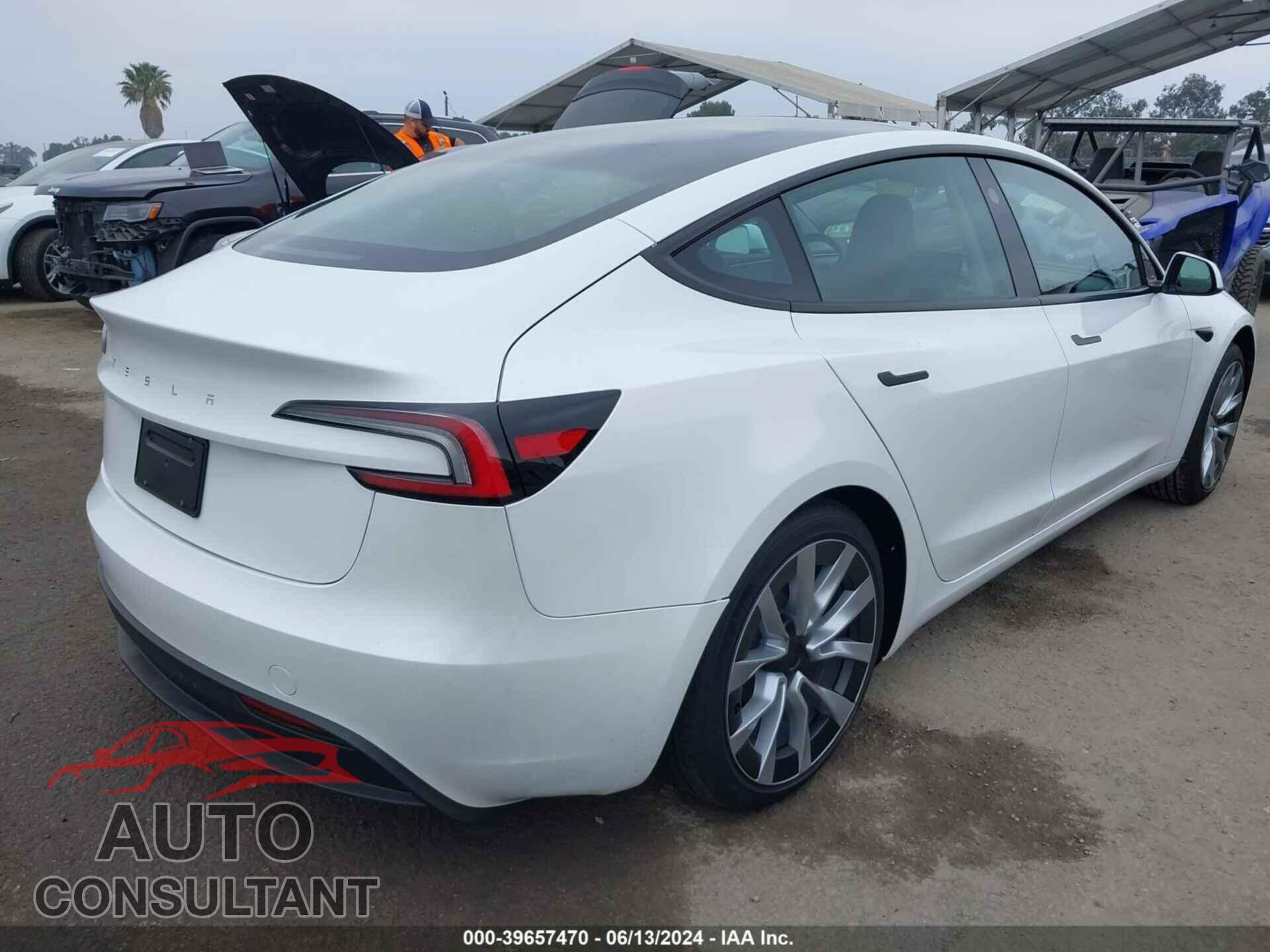 TESLA MODEL 3 2024 - 5YJ3E1EA3RF773680
