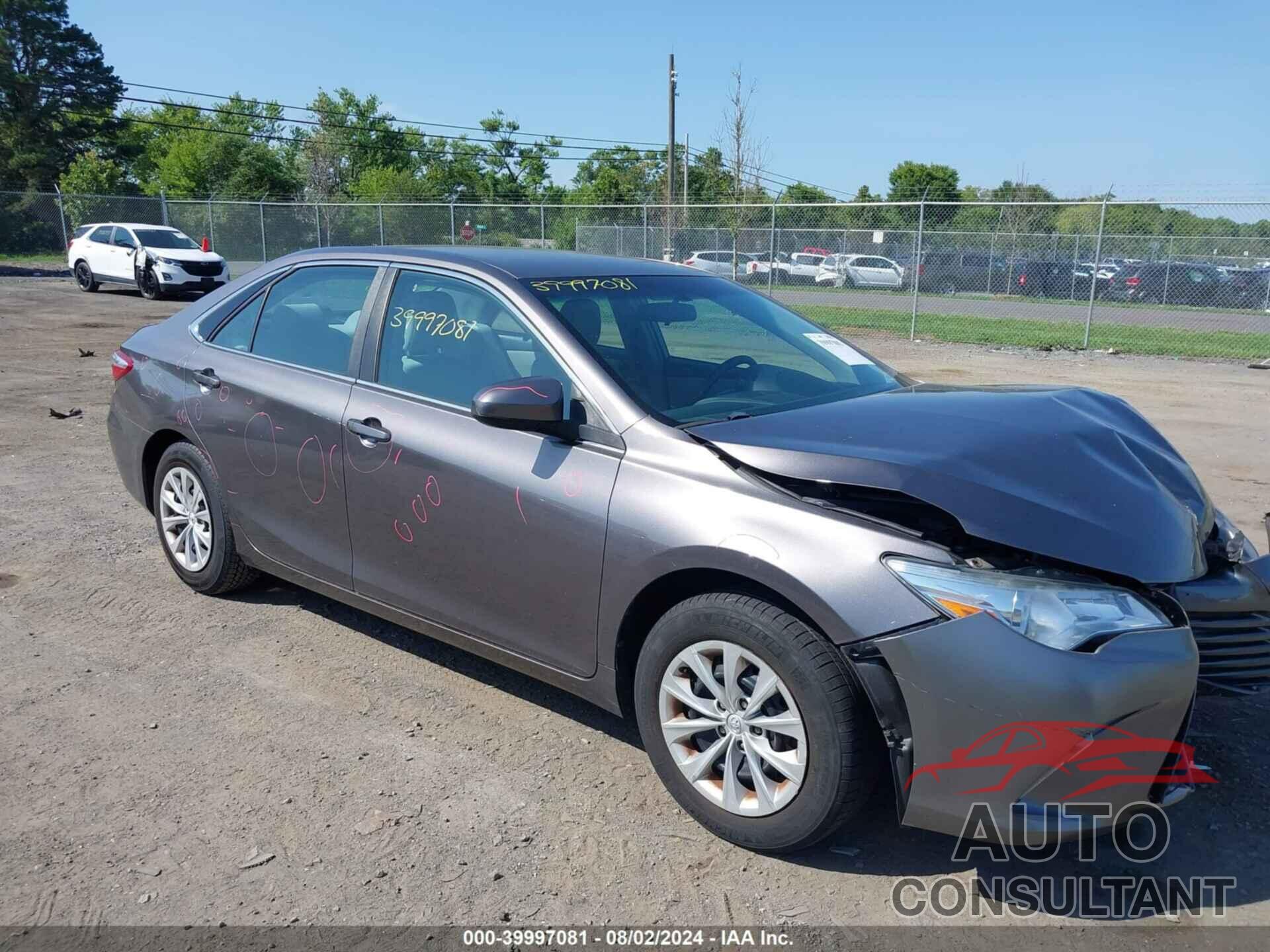 TOYOTA CAMRY 2016 - 4T4BF1FK5GR568951