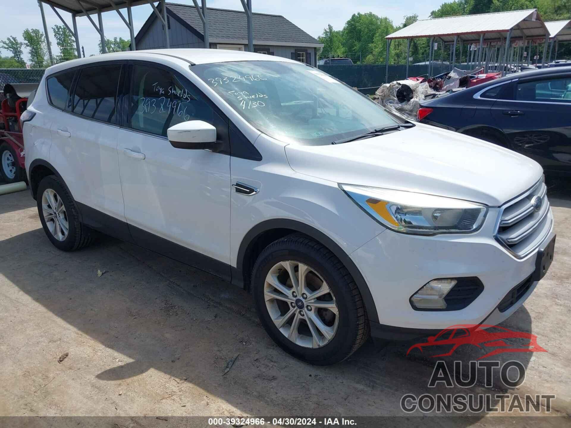 FORD ESCAPE 2017 - 1FMCU0GD4HUA25154