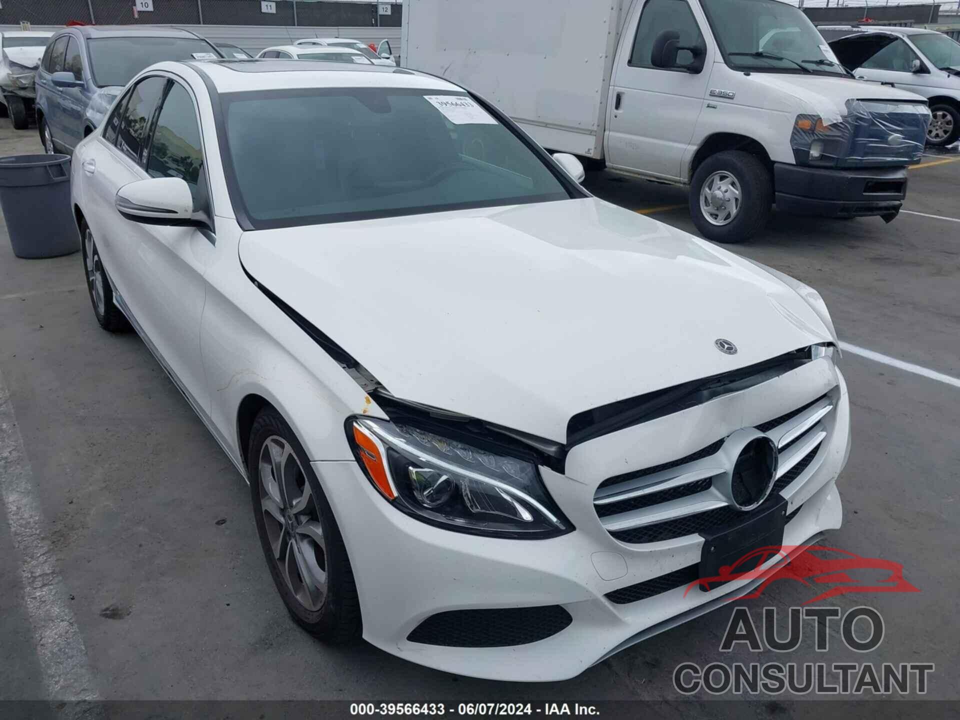 MERCEDES-BENZ C 300 2018 - 55SWF4JB4JU235860