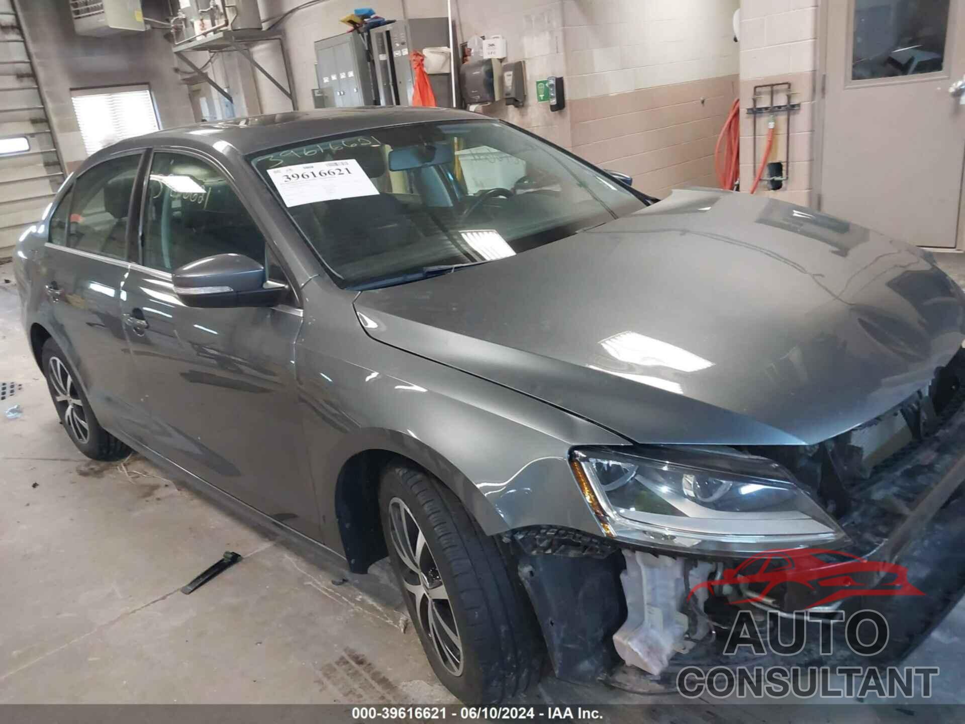 VOLKSWAGEN JETTA 2017 - 3VWDB7AJ6HM305844