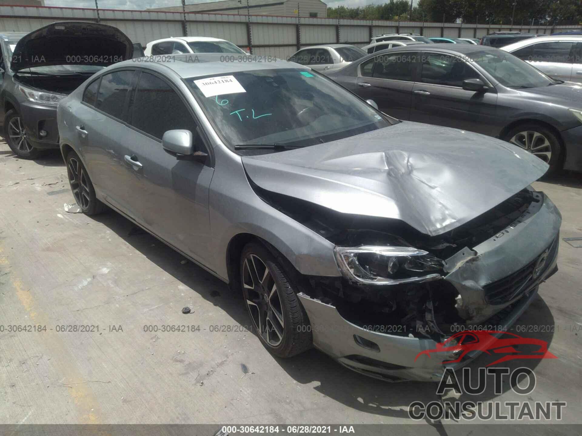 VOLVO S60 2018 - YV126MFL2J2450619