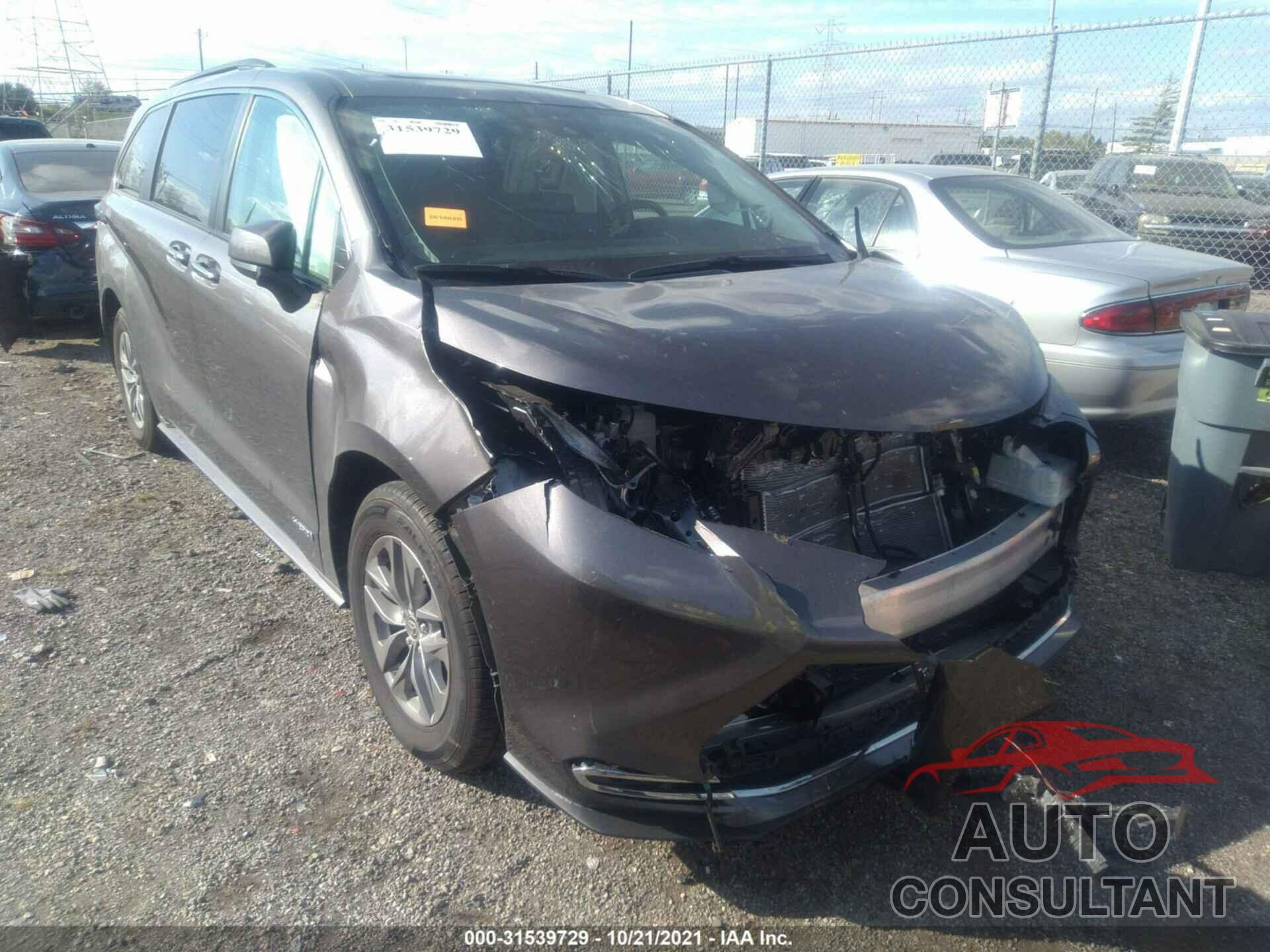 TOYOTA SIENNA 2021 - 5TDJSKFC8MS016428