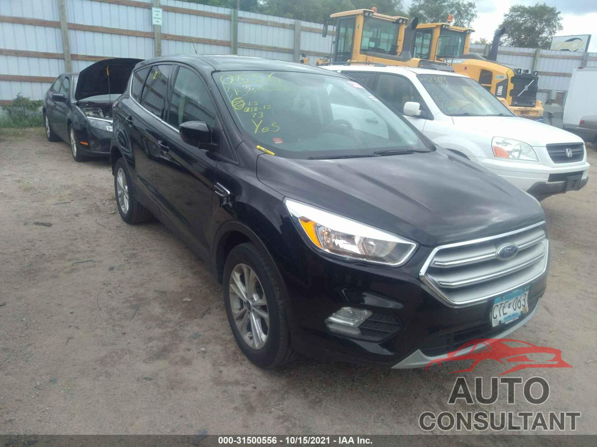 FORD ESCAPE 2017 - 1FMCU9GD1HUC64651