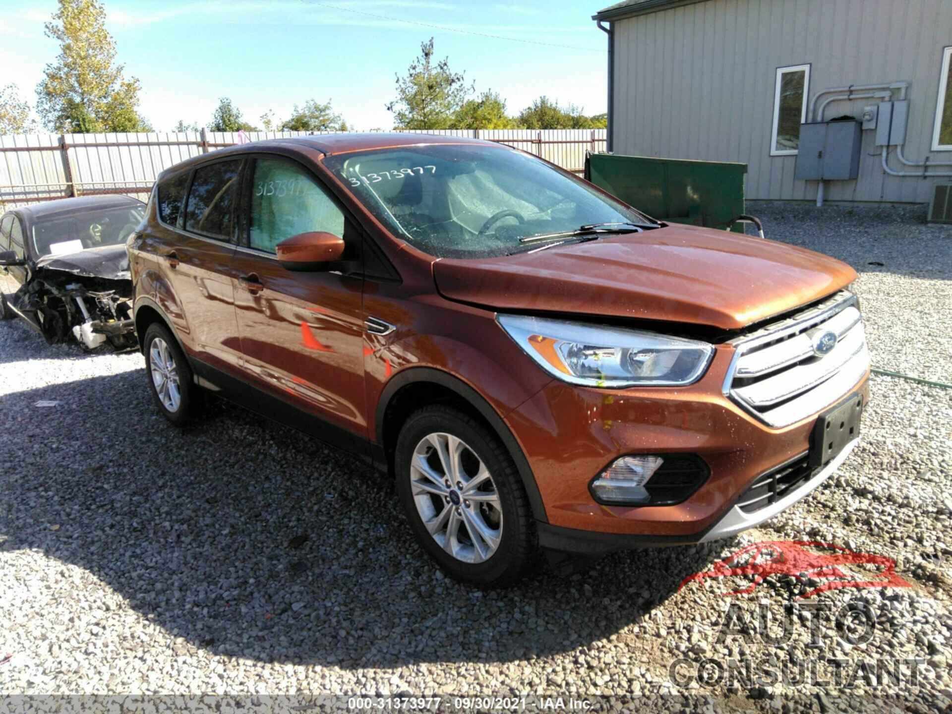 FORD ESCAPE 2017 - 1FMCU9GD2HUC75402