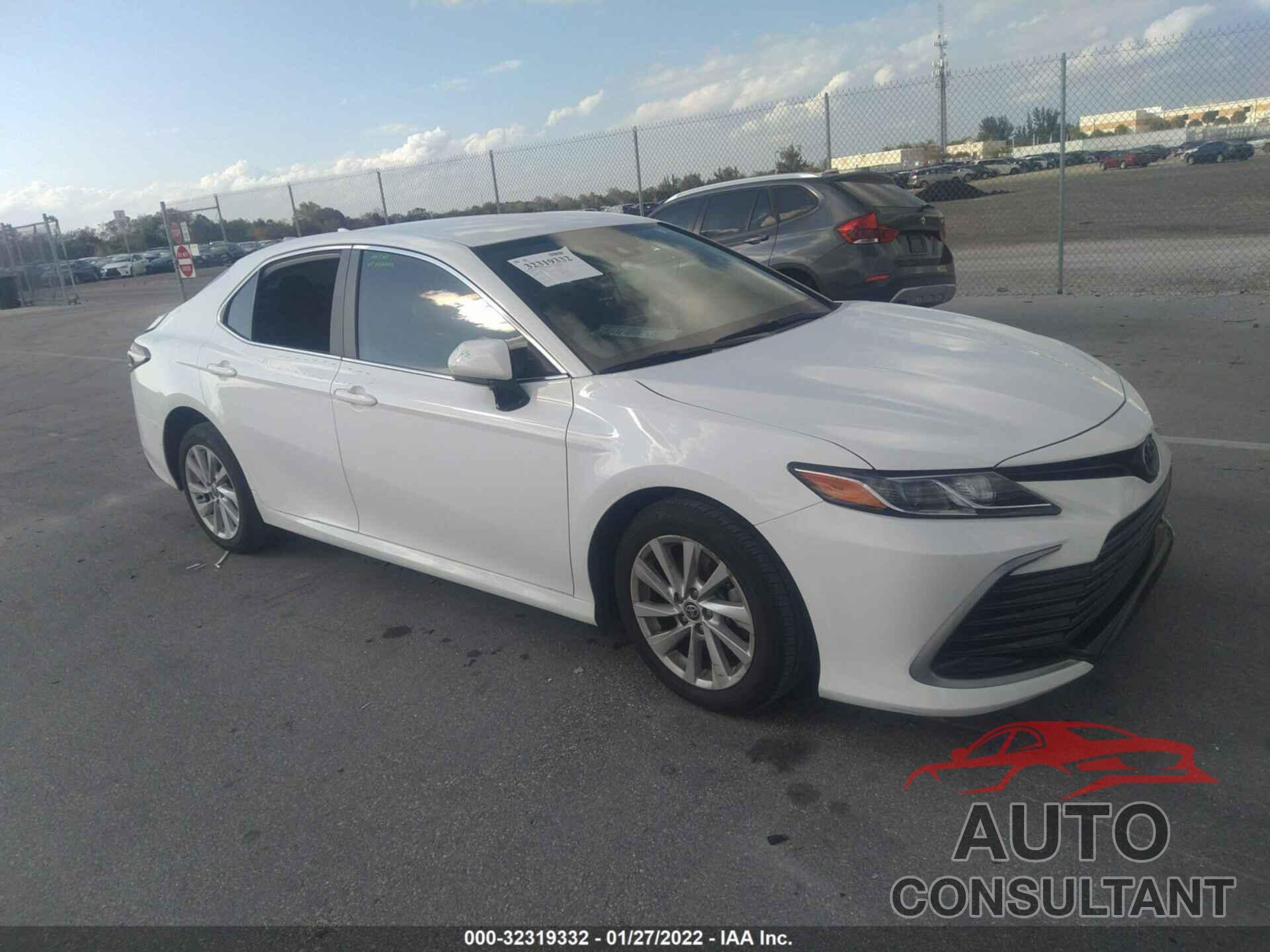 TOYOTA CAMRY 2021 - 4T1C11AK7MU581250