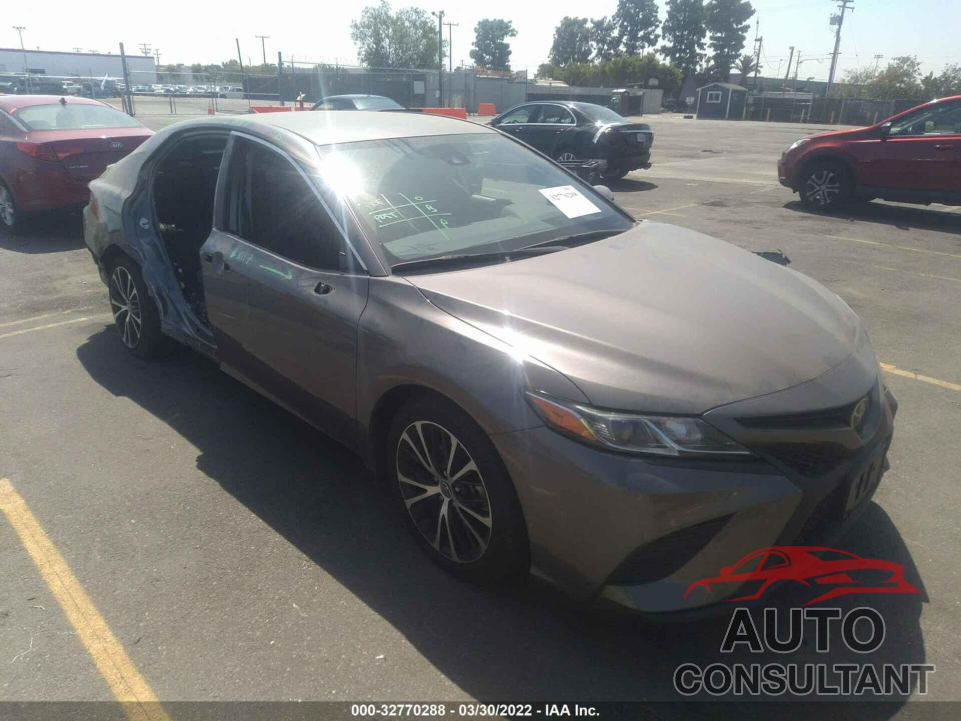 TOYOTA CAMRY 2020 - 4T1M11AK2LU511531