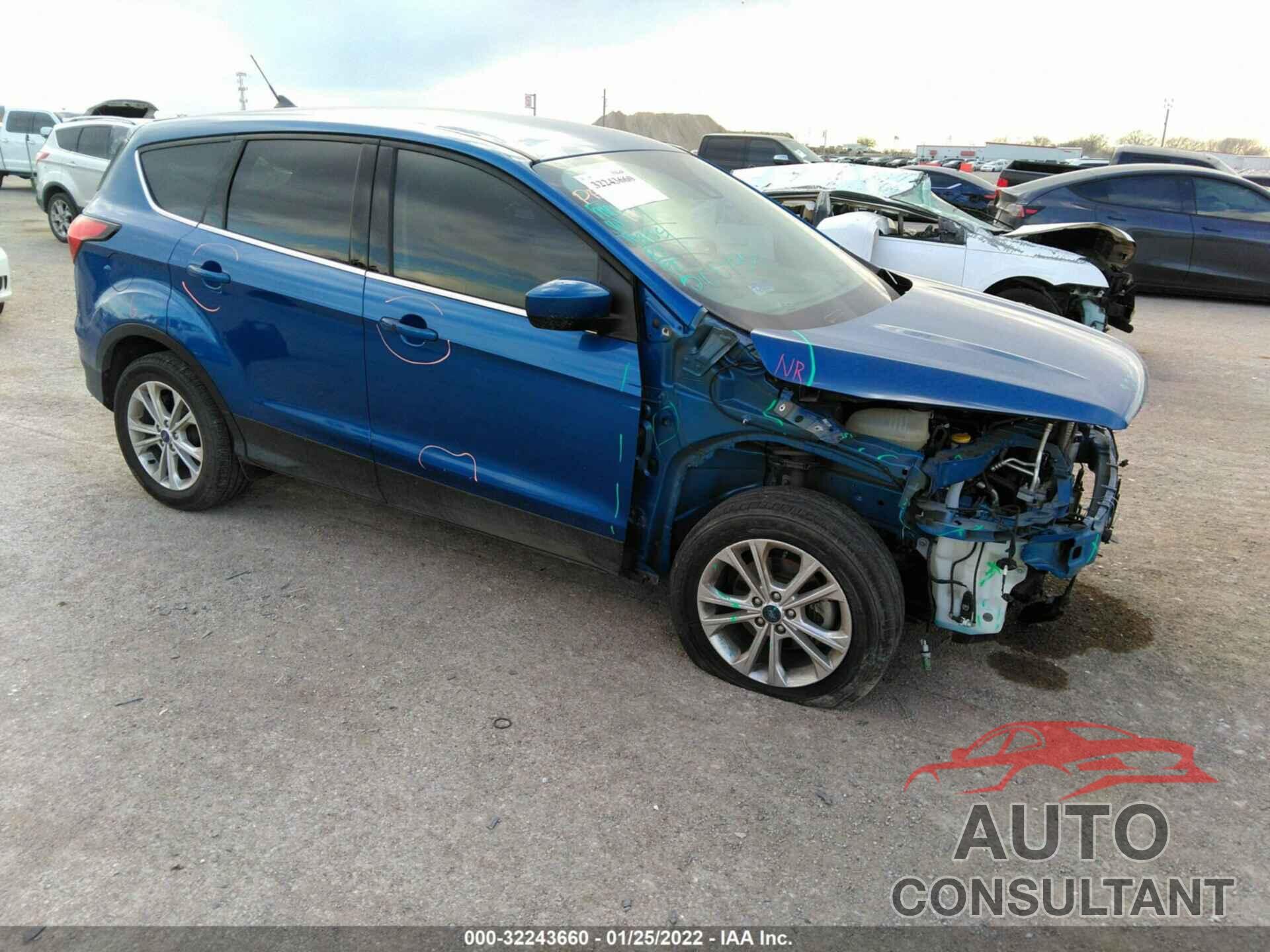 FORD ESCAPE 2019 - 1FMCU0GD3KUB57619