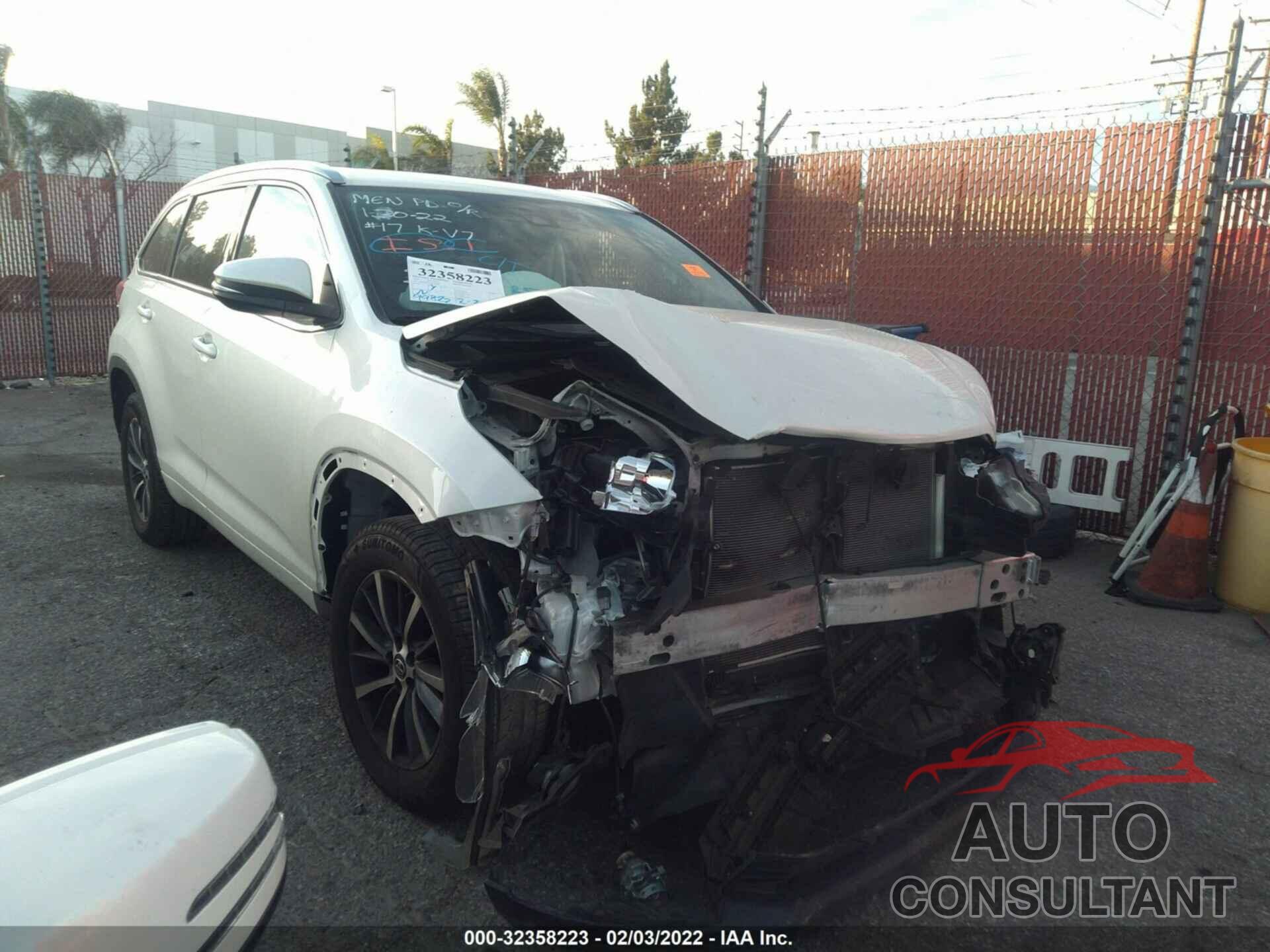 TOYOTA HIGHLANDER 2018 - 5TDKZRFH5JS536487