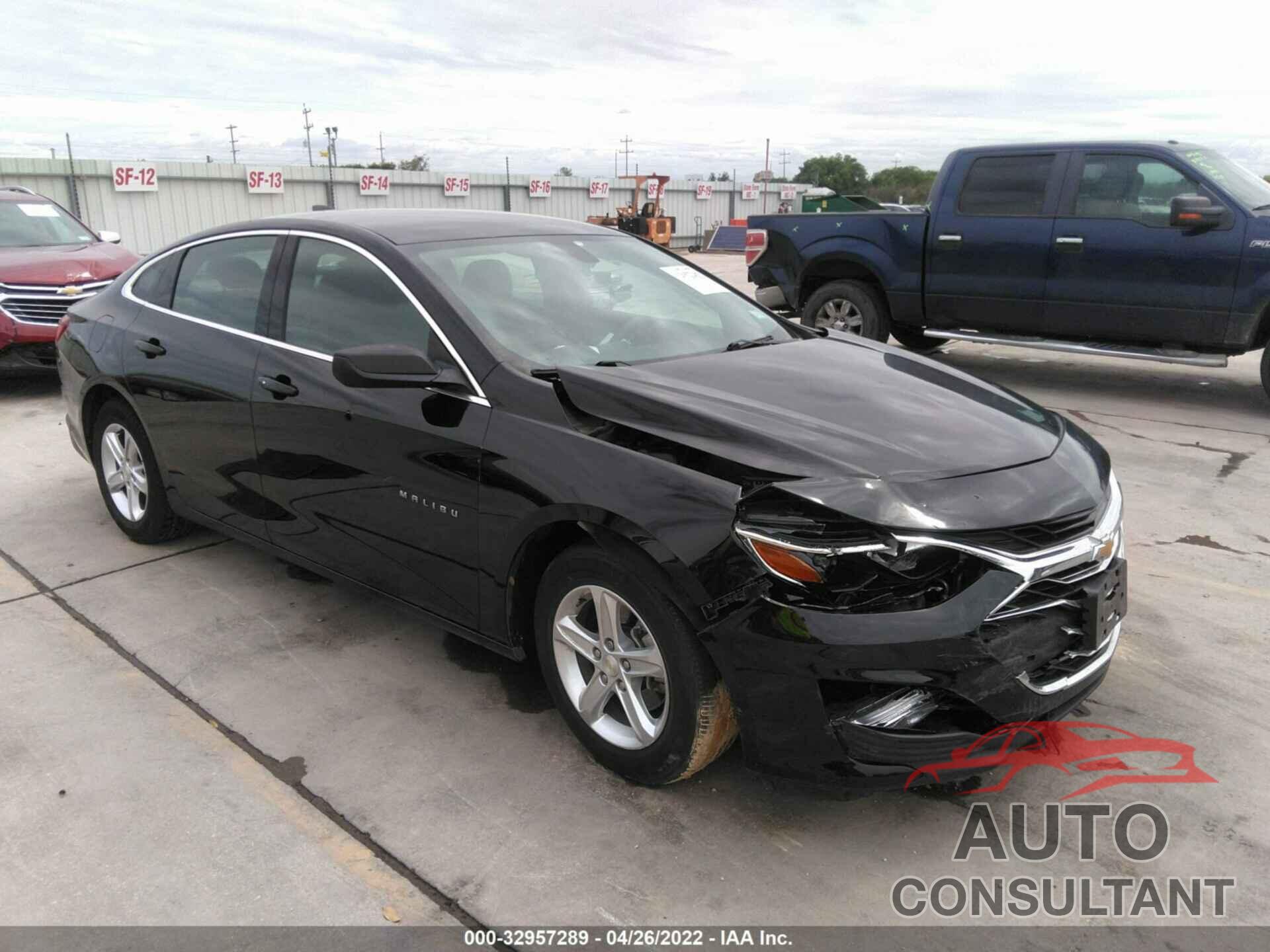 CHEVROLET MALIBU 2019 - 1G1ZB5ST8KF198485