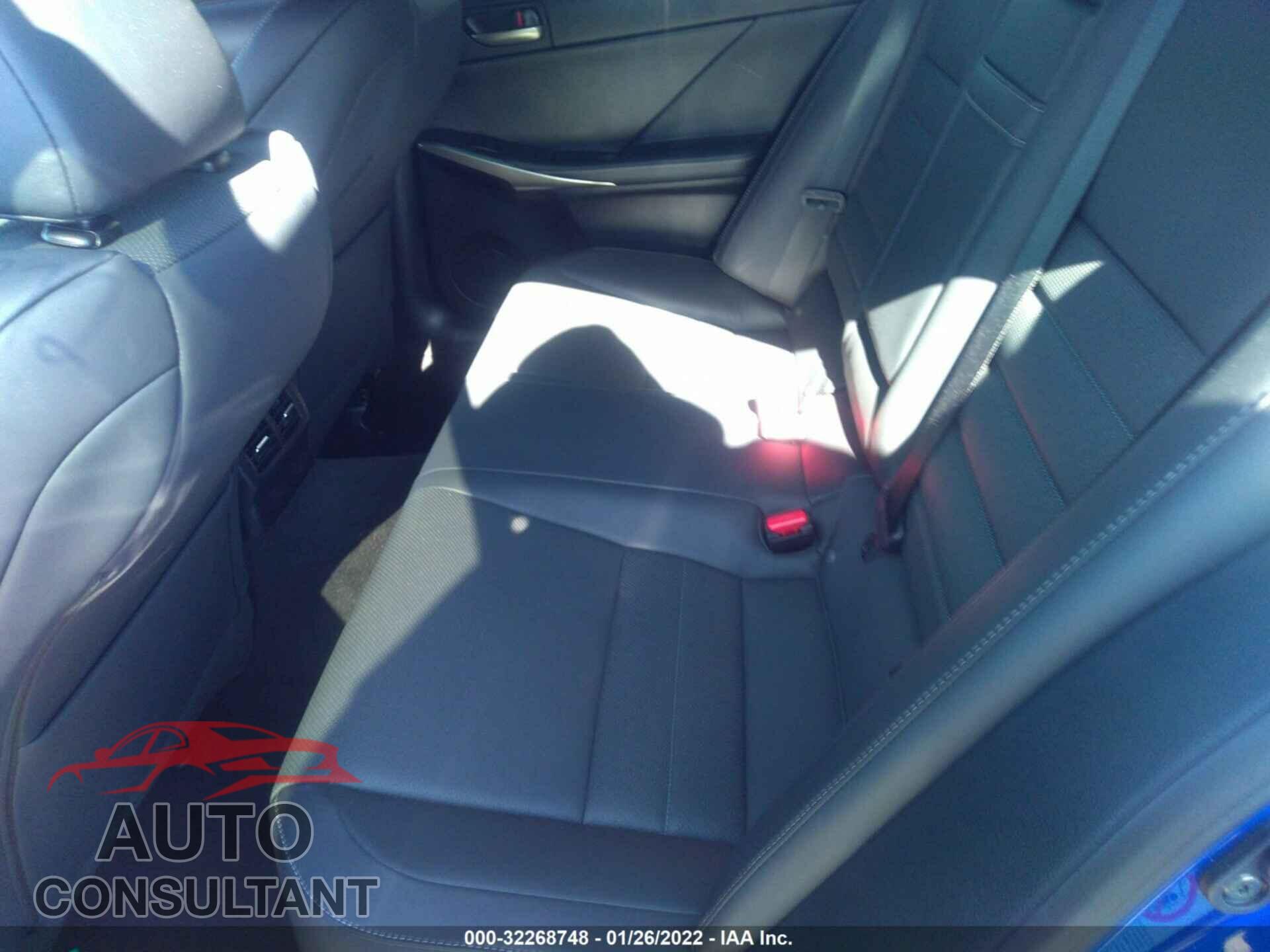 LEXUS IS 2017 - JTHBA1D24H5060982