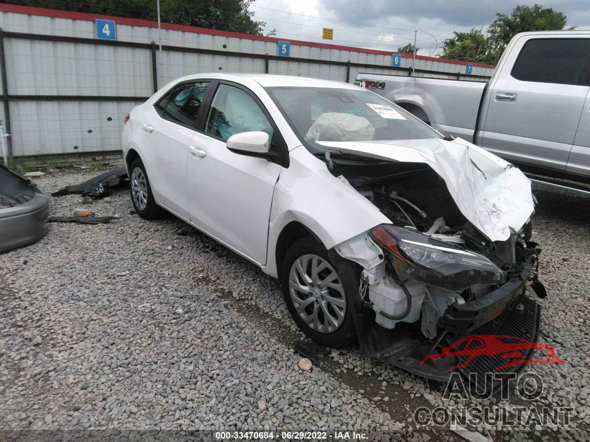 TOYOTA COROLLA 2017 - 5YFBURHE2HP642805