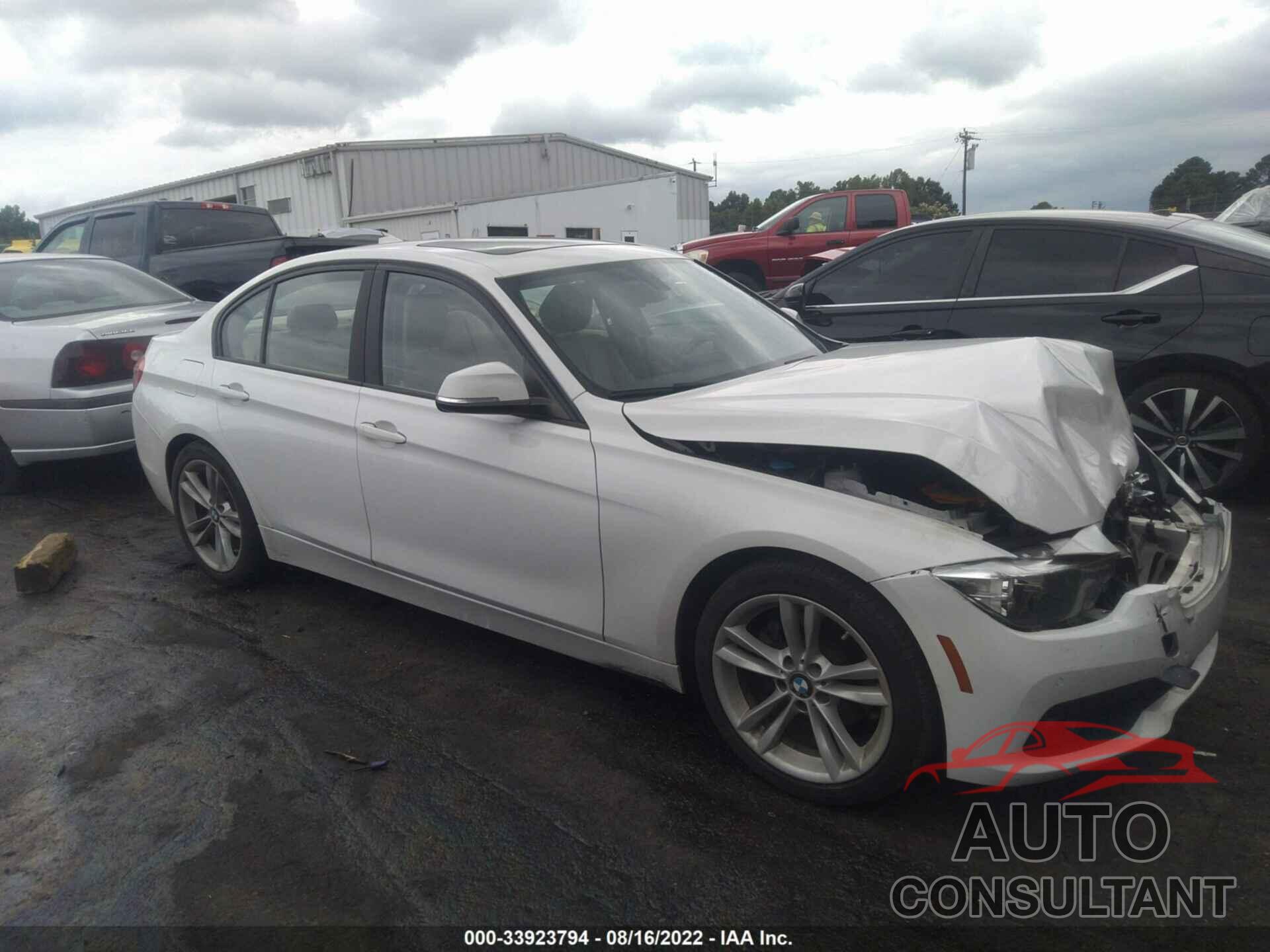BMW 3 SERIES 2016 - WBA8E1G52GNU11681