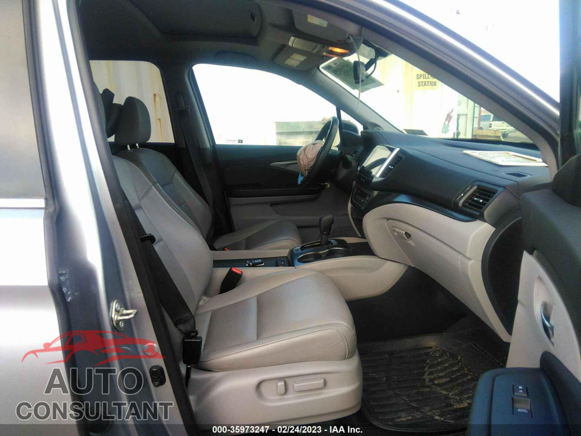 HONDA PILOT 2017 - 5FNYF6H5XHB015154