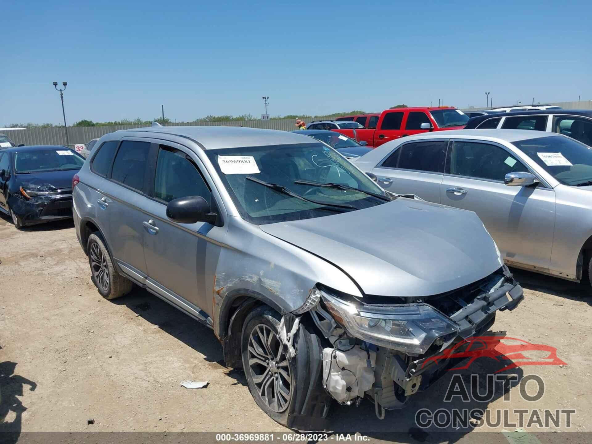 MITSUBISHI OUTLANDER 2018 - JA4AD2A35JZ060361