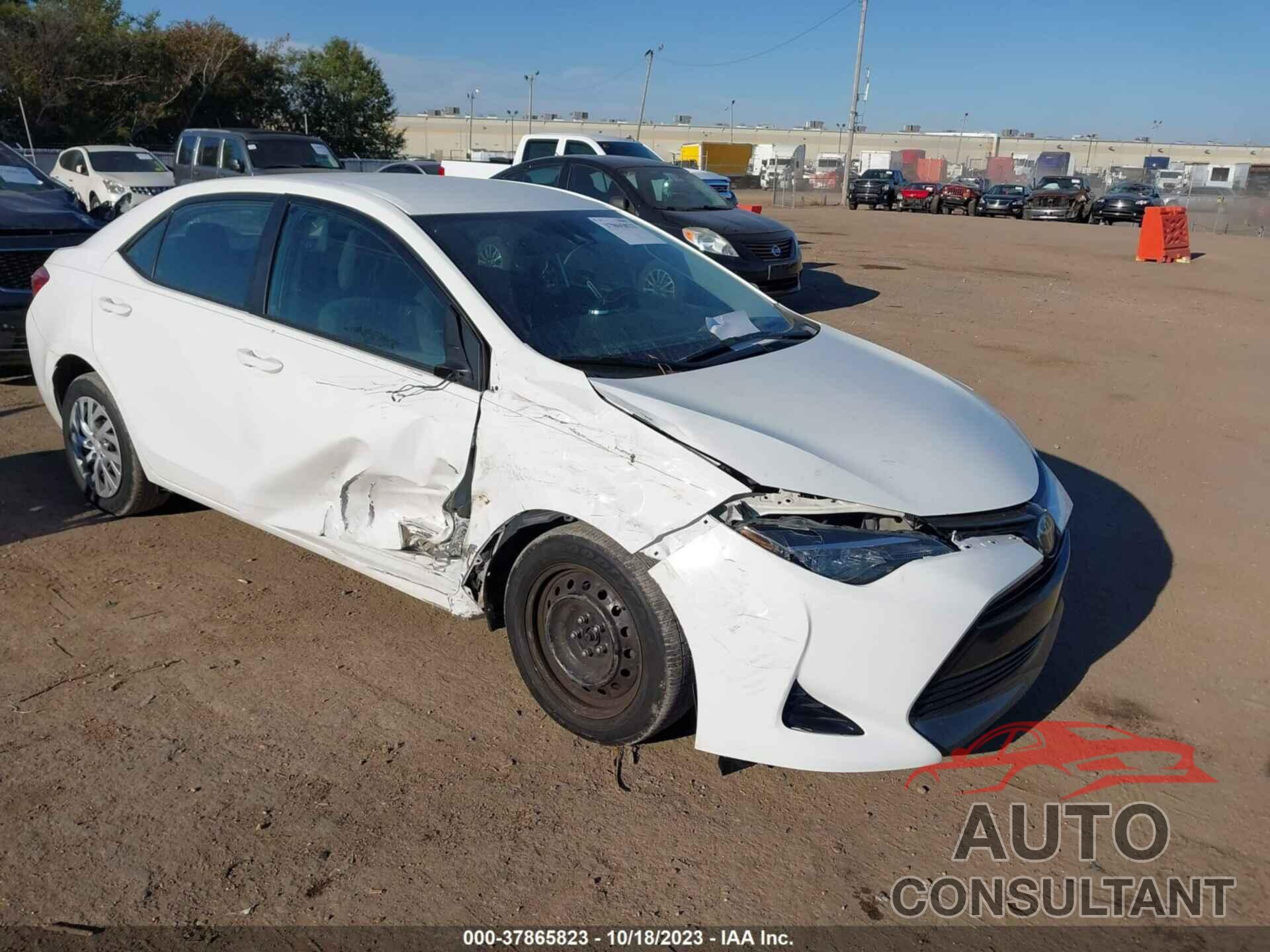 TOYOTA COROLLA 2018 - 5YFBURHE8JP800795