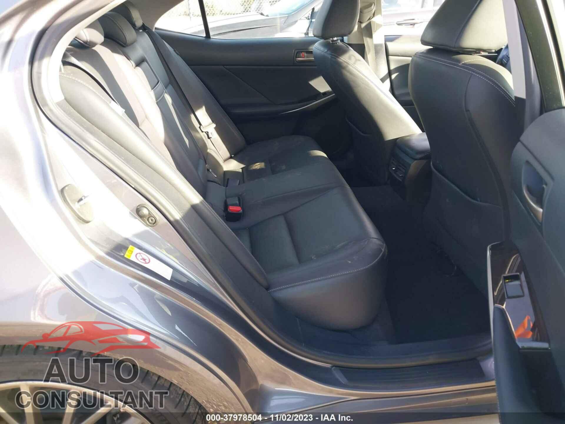 LEXUS IS 2018 - JTHBA1D26J5071388