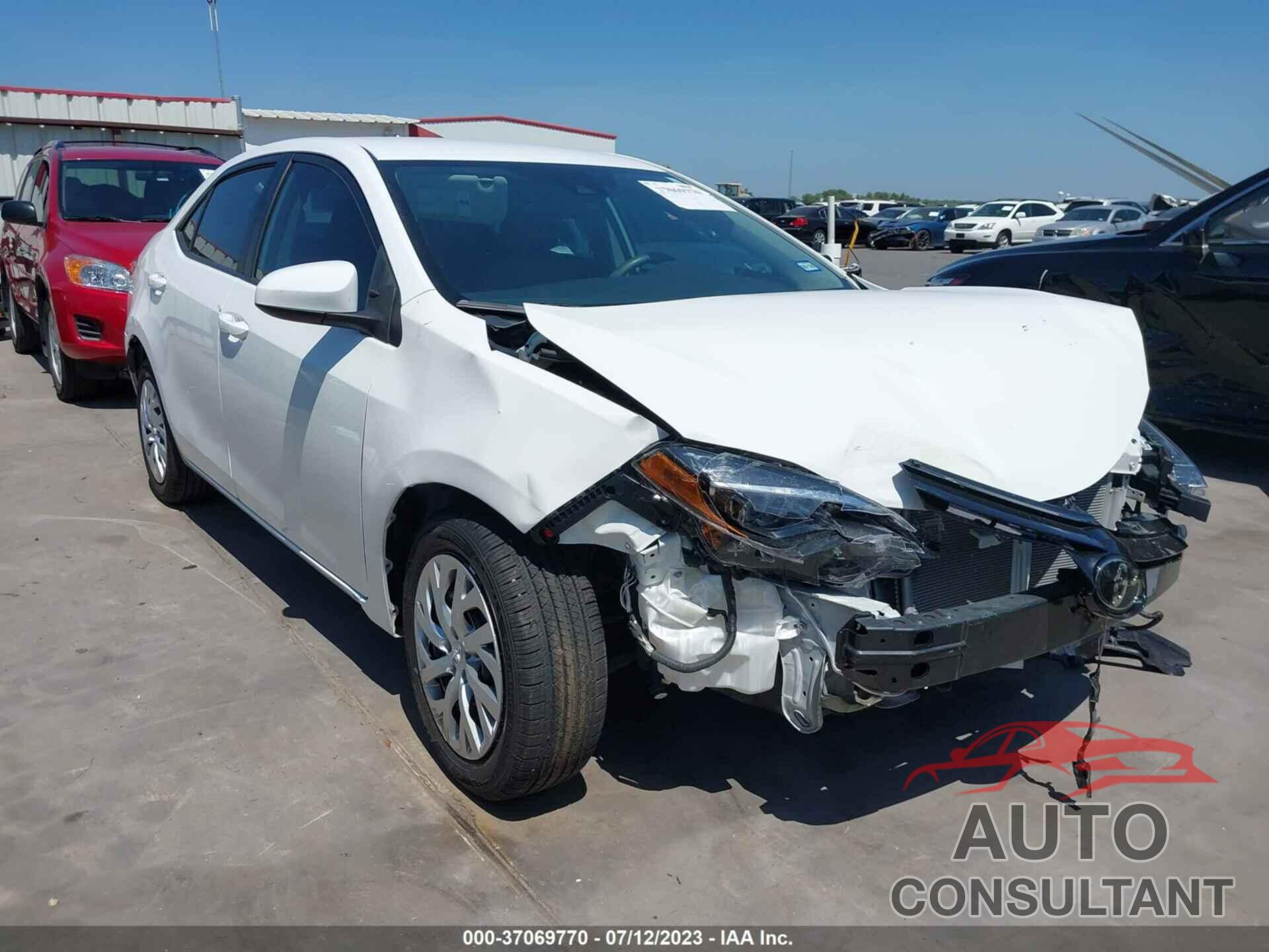 TOYOTA COROLLA 2018 - 5YFBURHE2JP767129