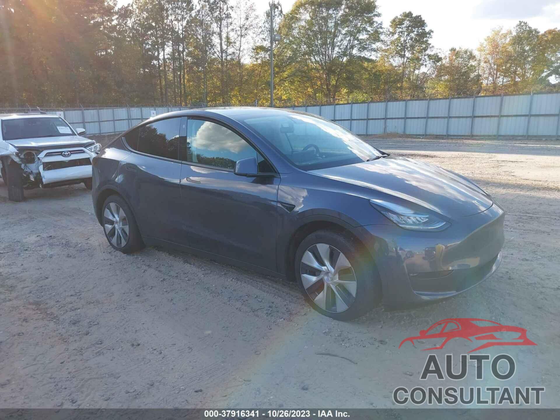TESLA MODEL Y 2021 - 5YJYGAEE8MF131189