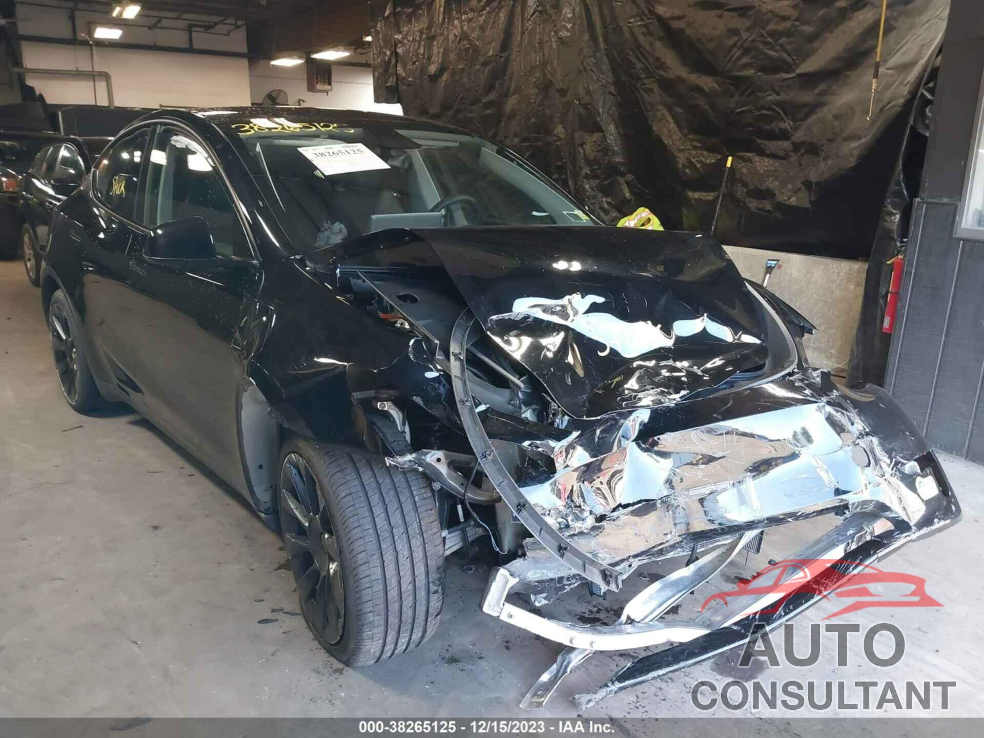 TESLA Y 2023 - 7SAYGDEE5PA043724