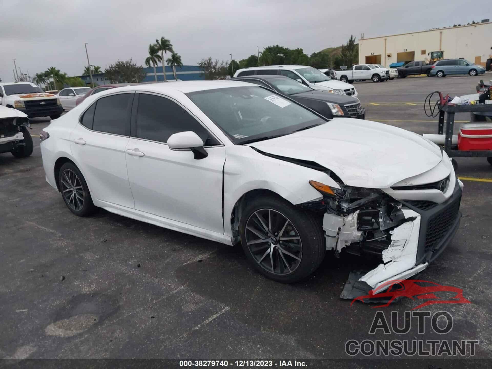 TOYOTA CAMRY 2022 - 4T1G11AK9NU673513