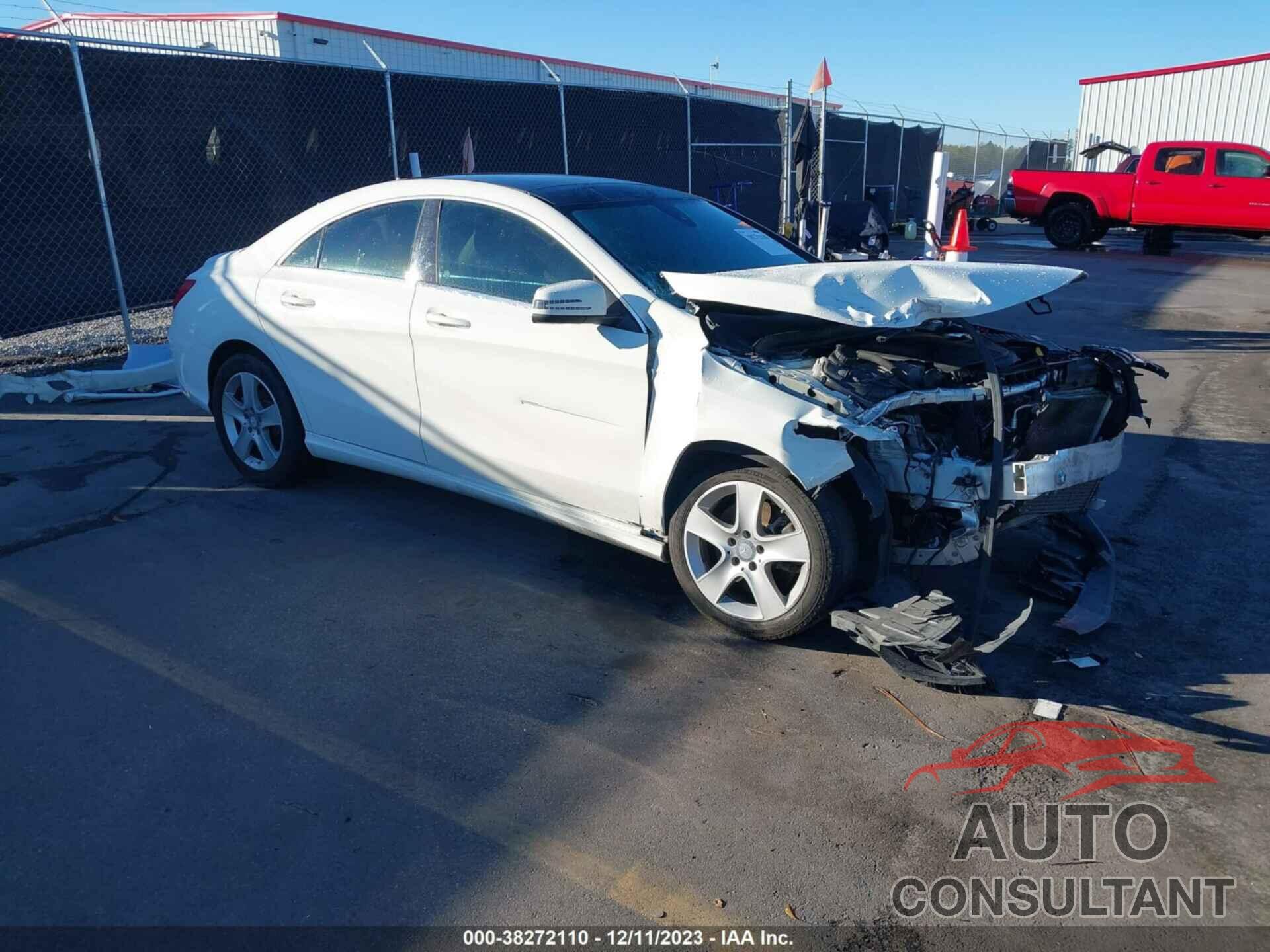 MERCEDES-BENZ CLA 250 2015 - WDDSJ4EBXFN270636