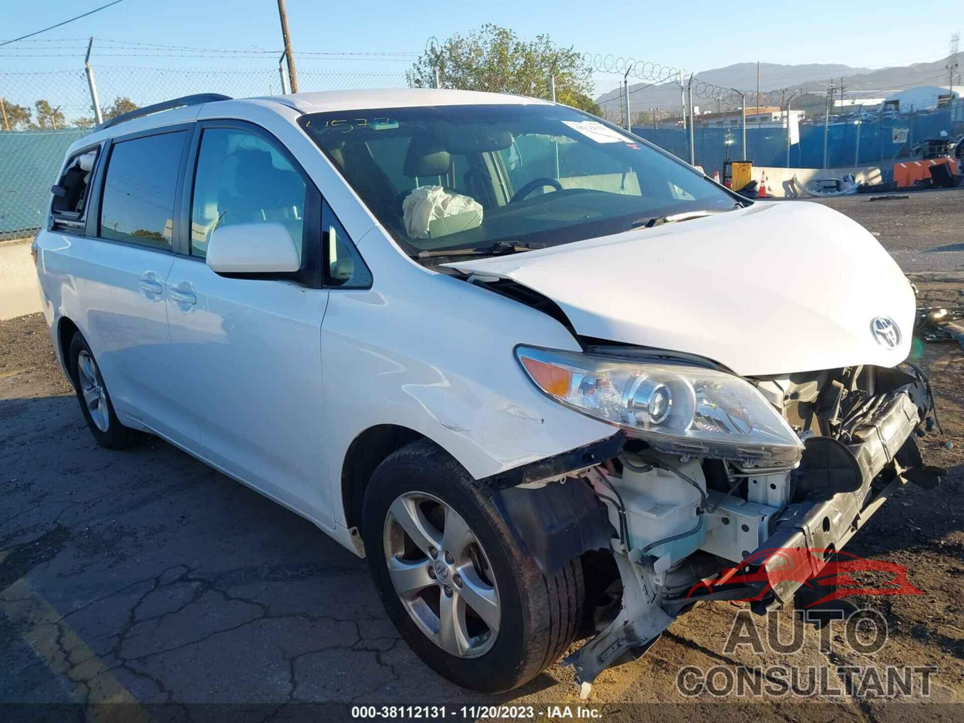 TOYOTA SIENNA 2017 - 5TDKZ3DC4HS873604