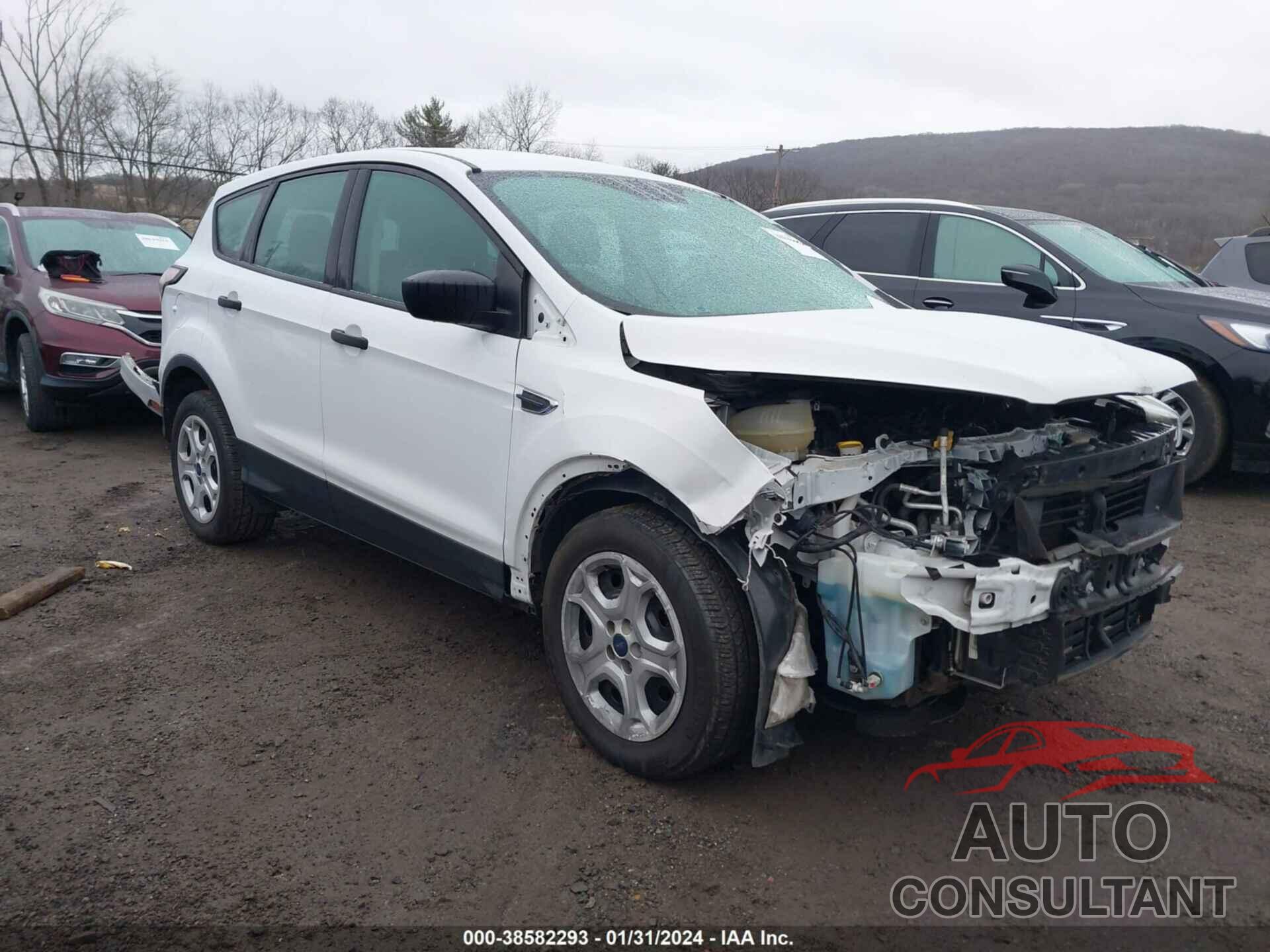 FORD ESCAPE 2017 - 1FMCU0F78HUC30701