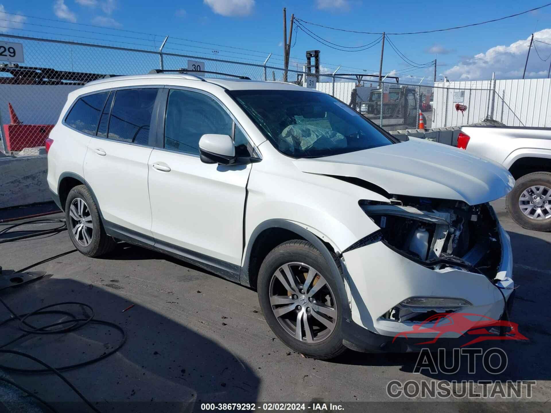 HONDA PILOT 2017 - 5FNYF5H77HB022395