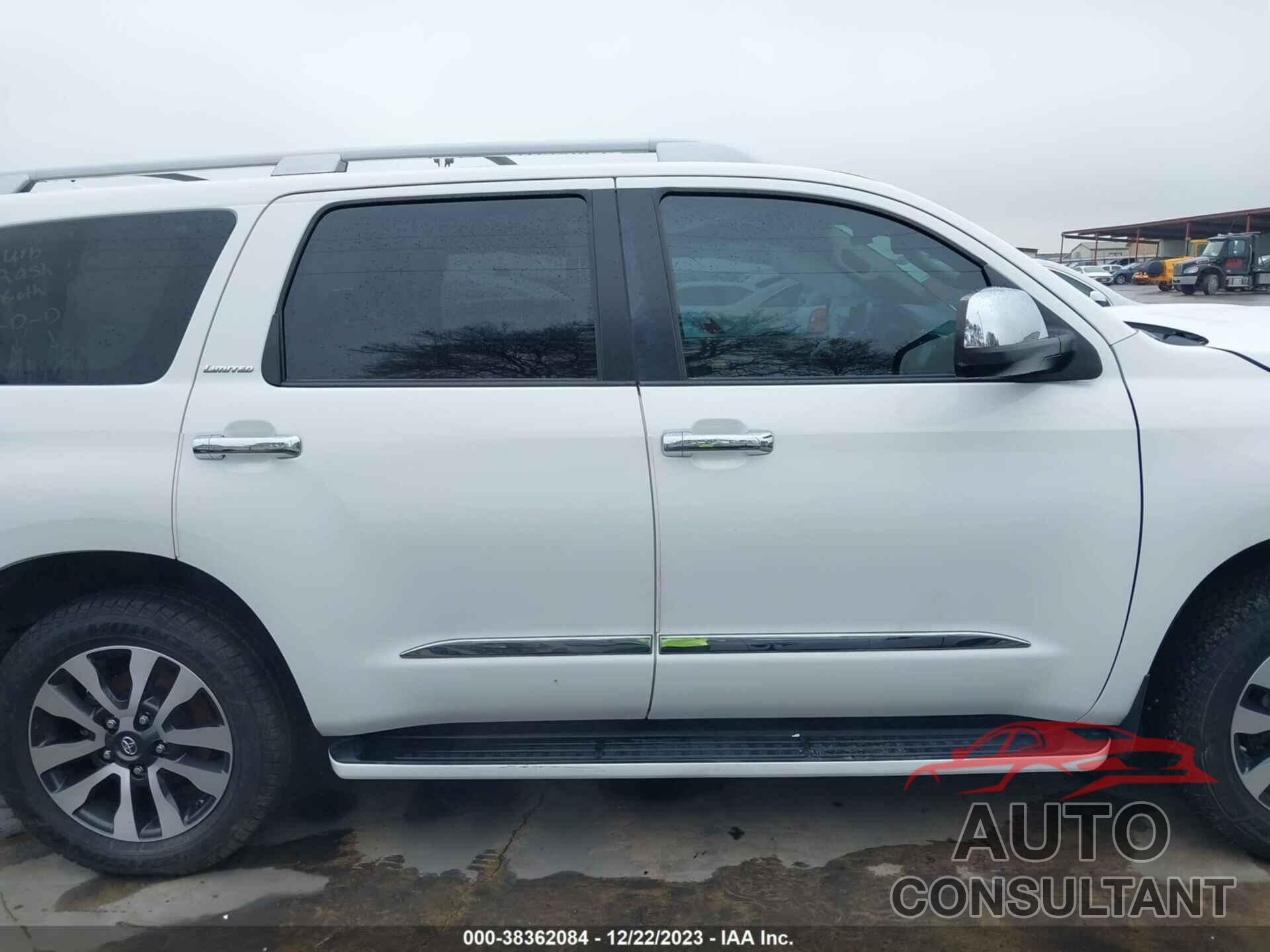 TOYOTA SEQUOIA 2018 - 5TDKY5G10JS071484