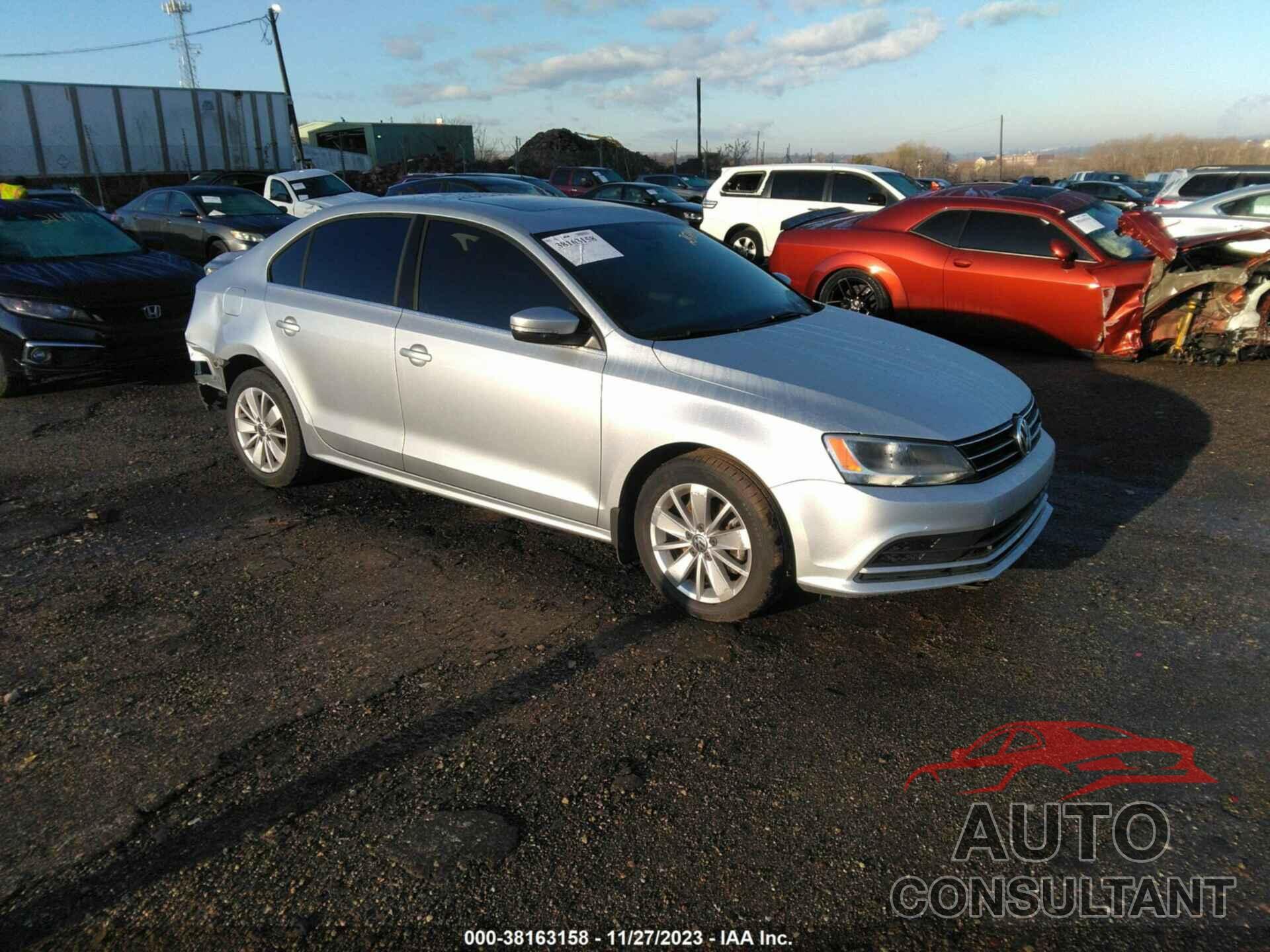 VOLKSWAGEN JETTA 2015 - 3VWD17AJ8FM256405