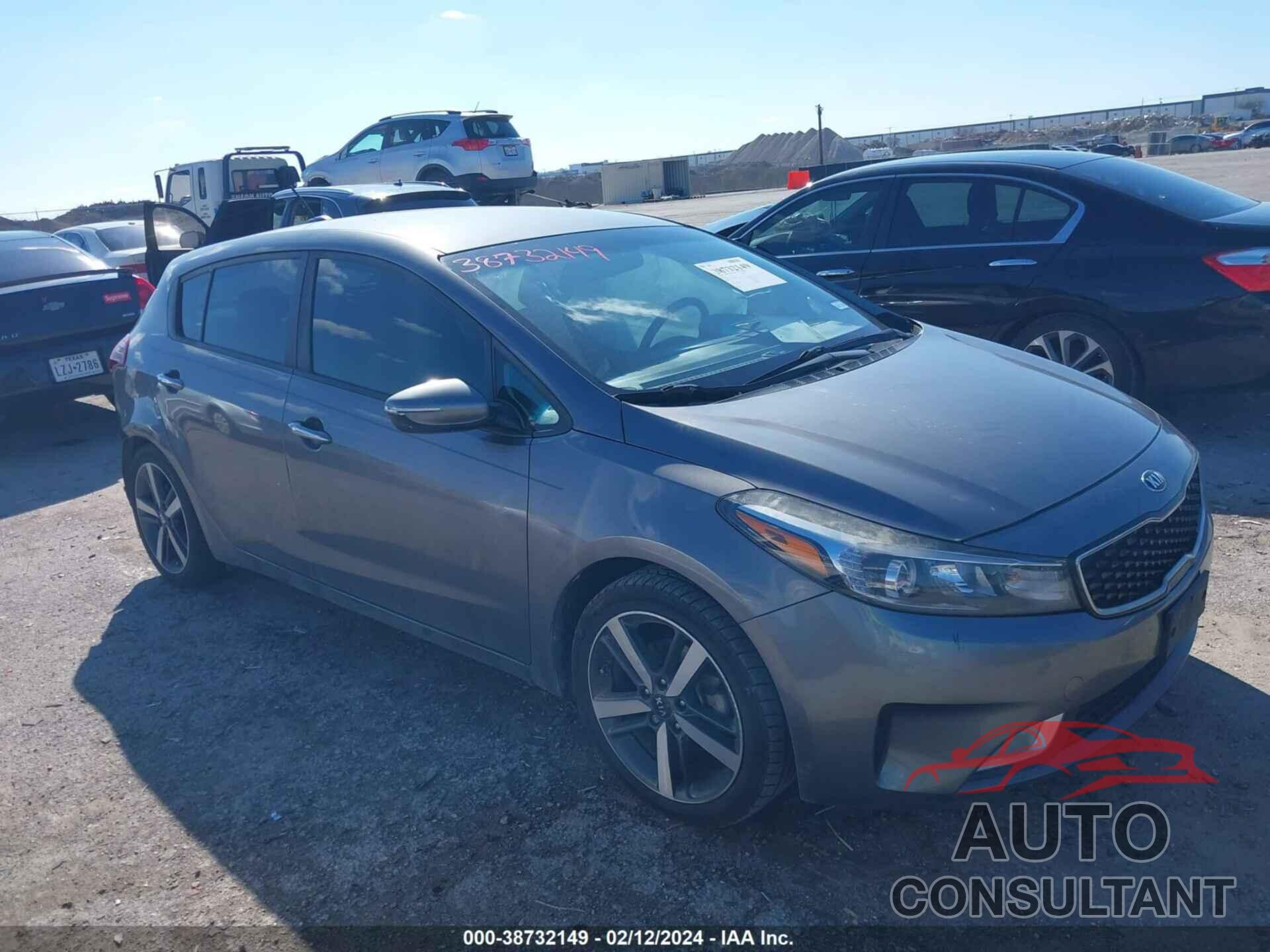 KIA FORTE 2017 - KNAFX5A87H5675590