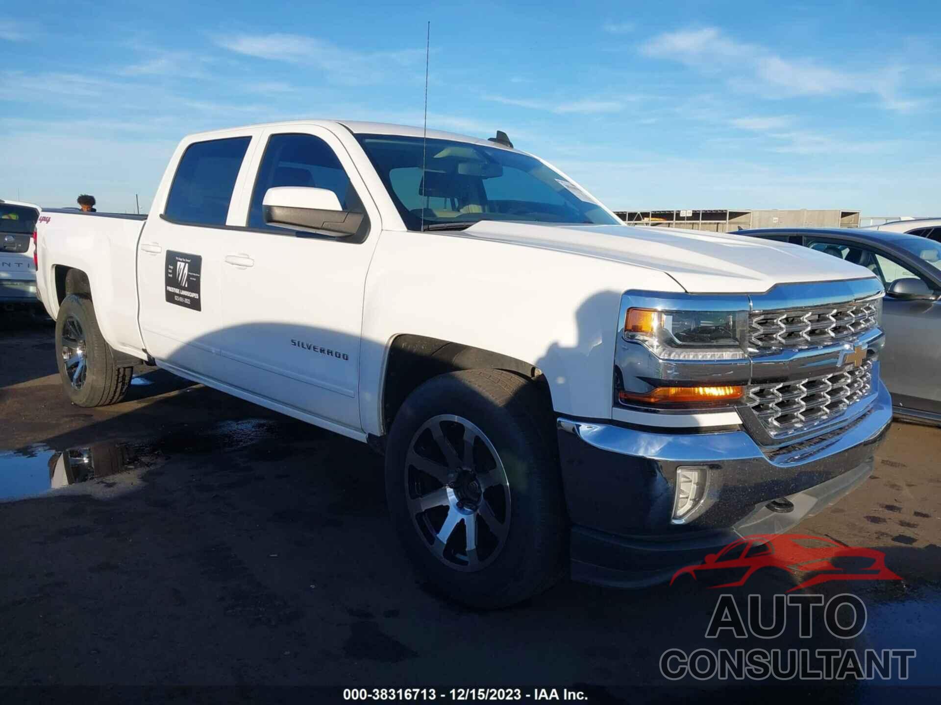 CHEVROLET SILVERADO 1500 2018 - 1GCUKREC4JF122300