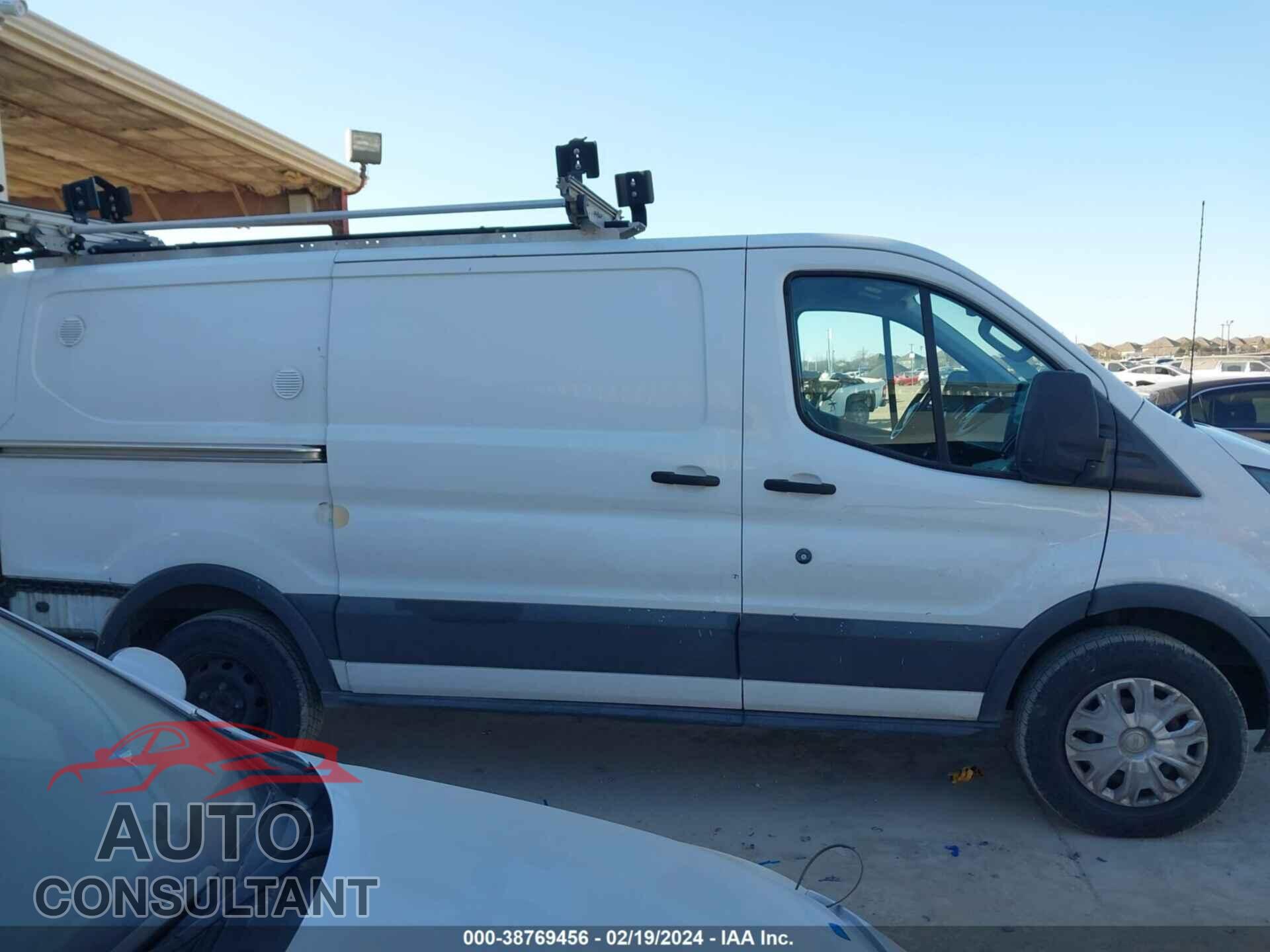 FORD TRANSIT-250 2017 - 1FTYR1YM5HKB18793