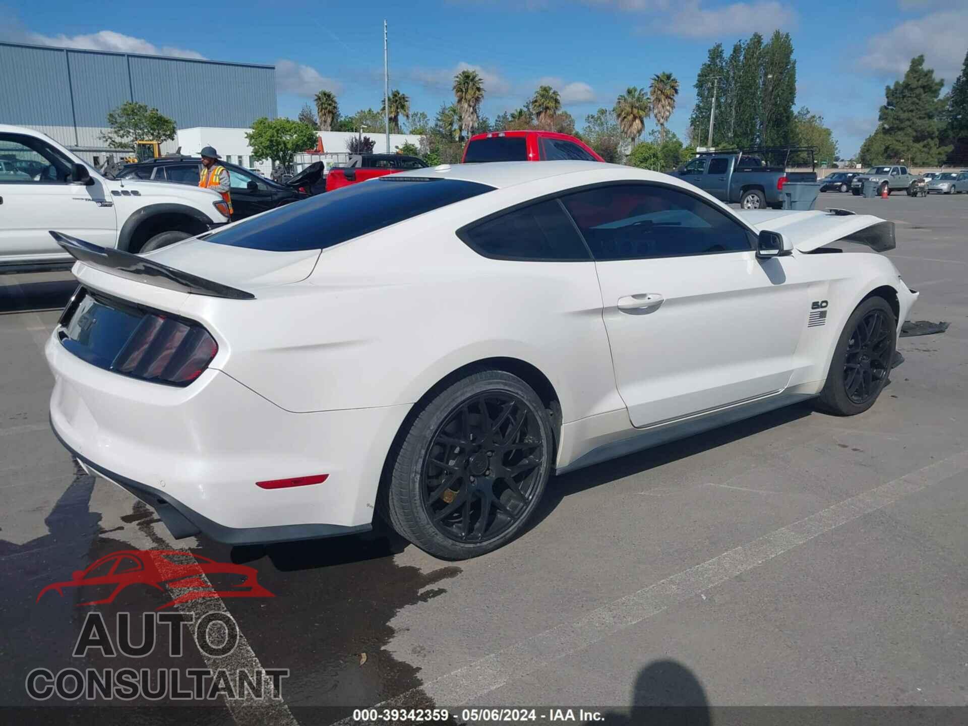 FORD MUSTANG 2017 - 1FA6P8CF8H5247629