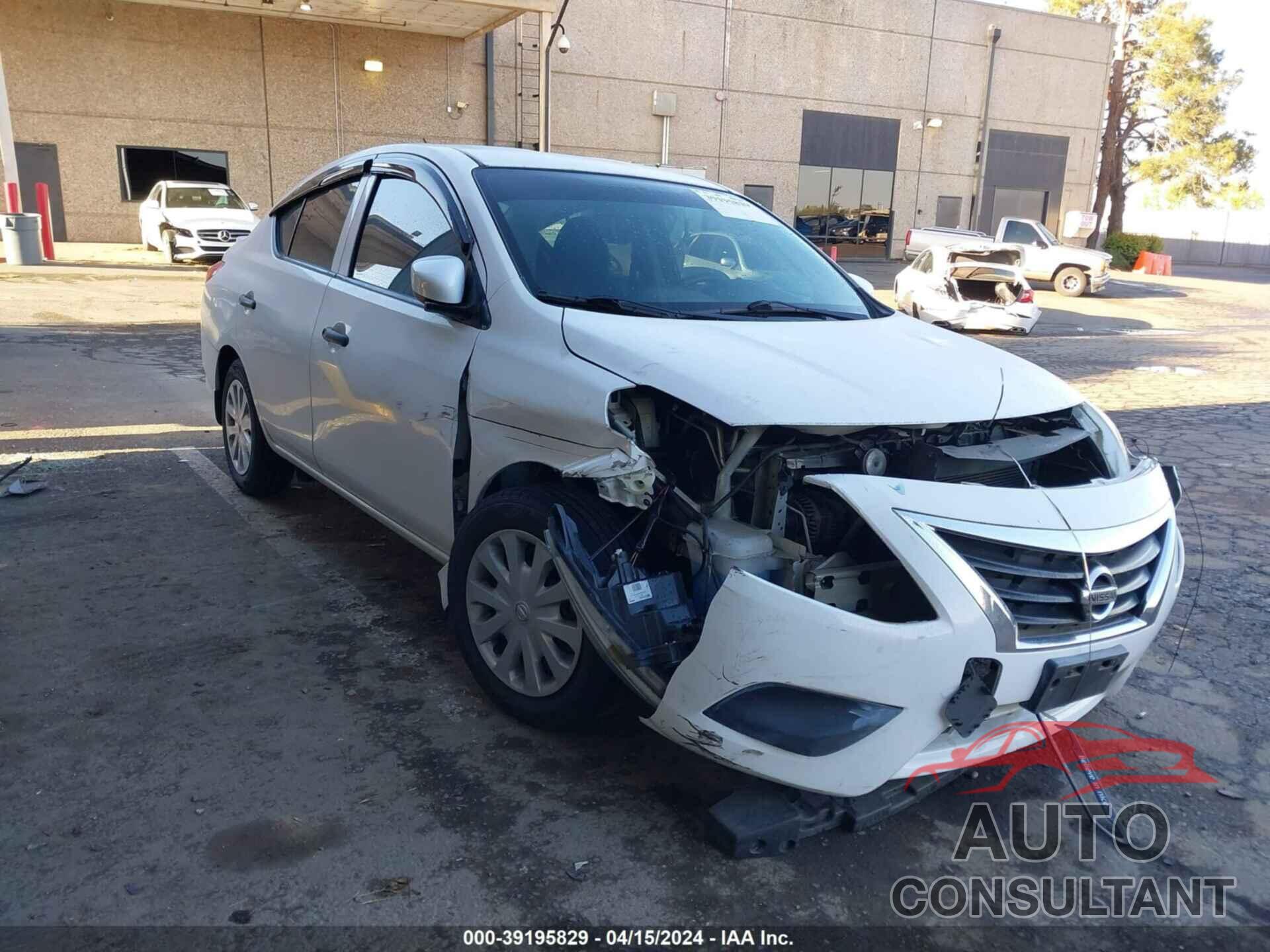 NISSAN VERSA 2017 - 3N1CN7AP9HL818556