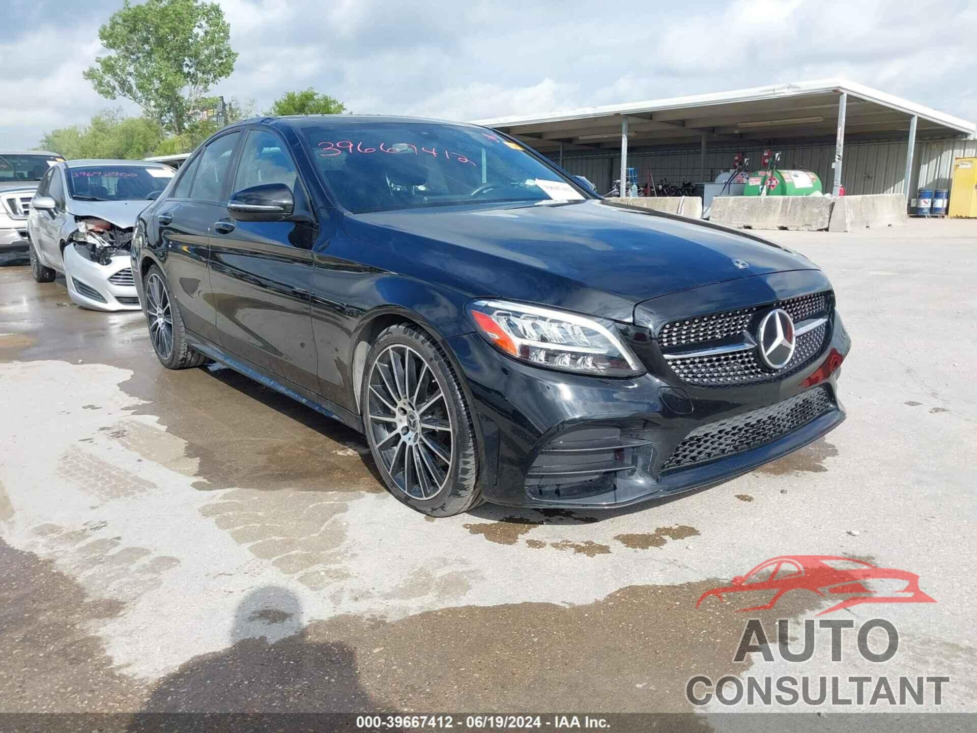 MERCEDES-BENZ C 300 2019 - 55SWF8DB2KU312312