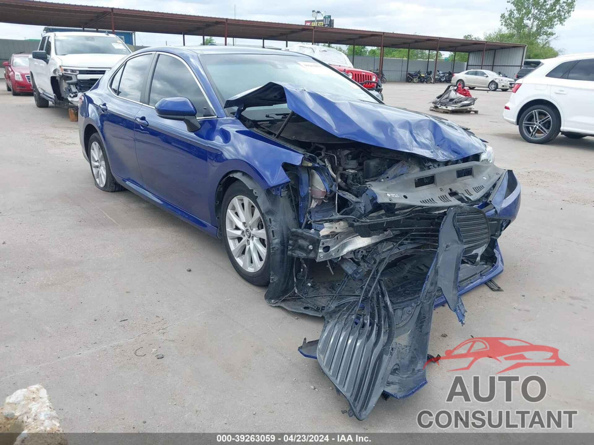 TOYOTA CAMRY 2018 - 4T1B11HK5JU577131