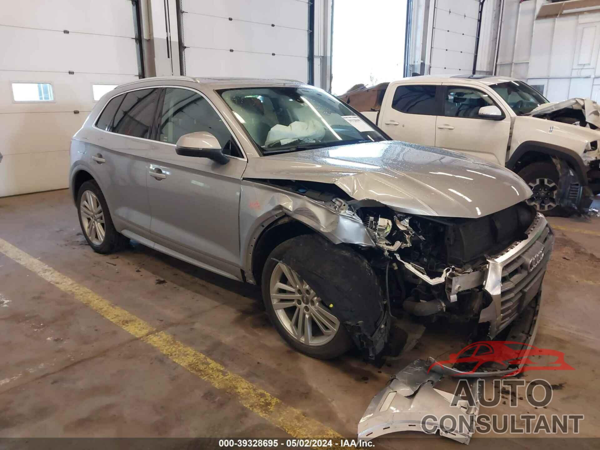 AUDI Q5 2018 - WA1BNAFY3J2024676