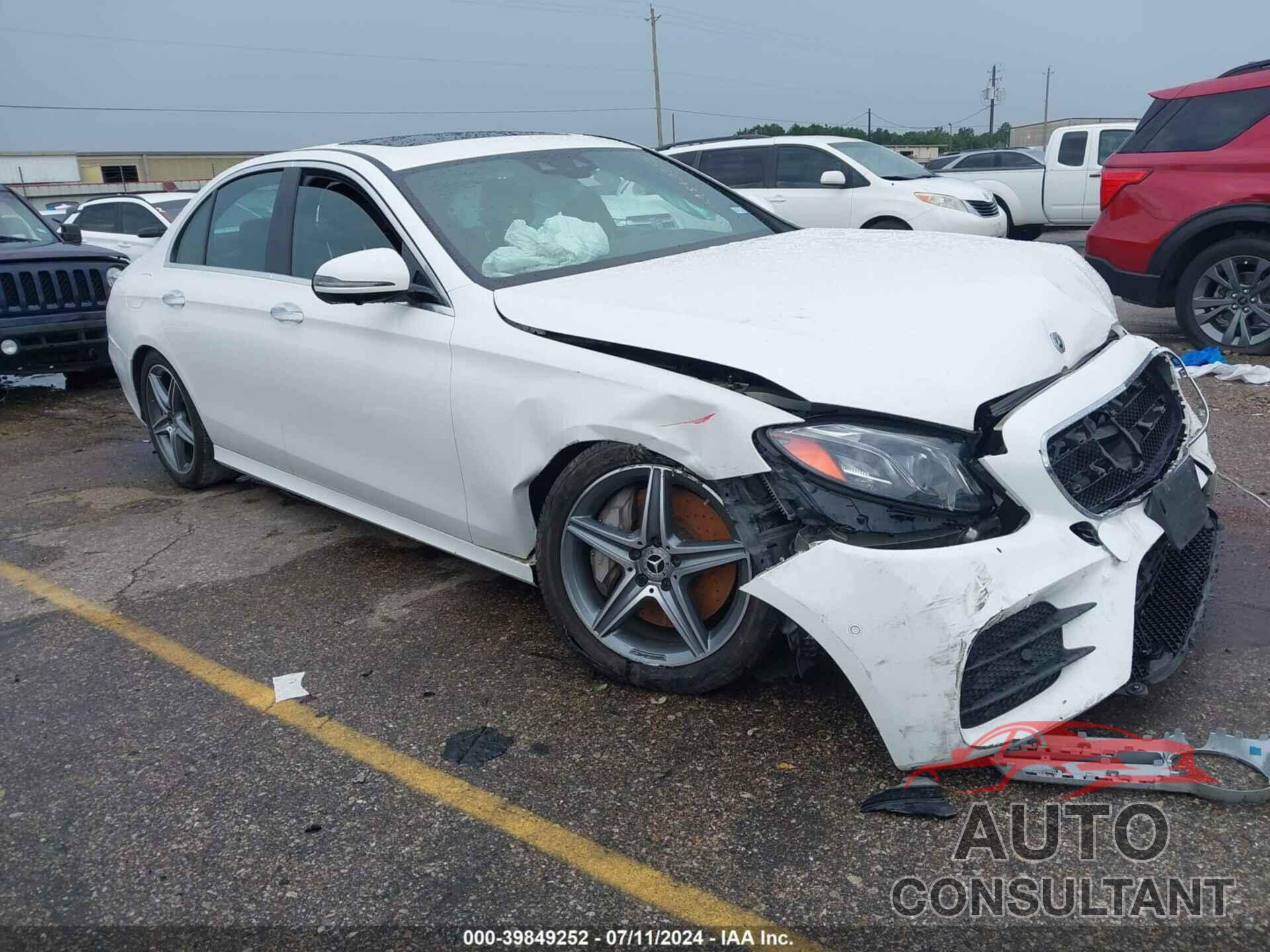 MERCEDES-BENZ E 300 2018 - WDDZF4JB2JA315252