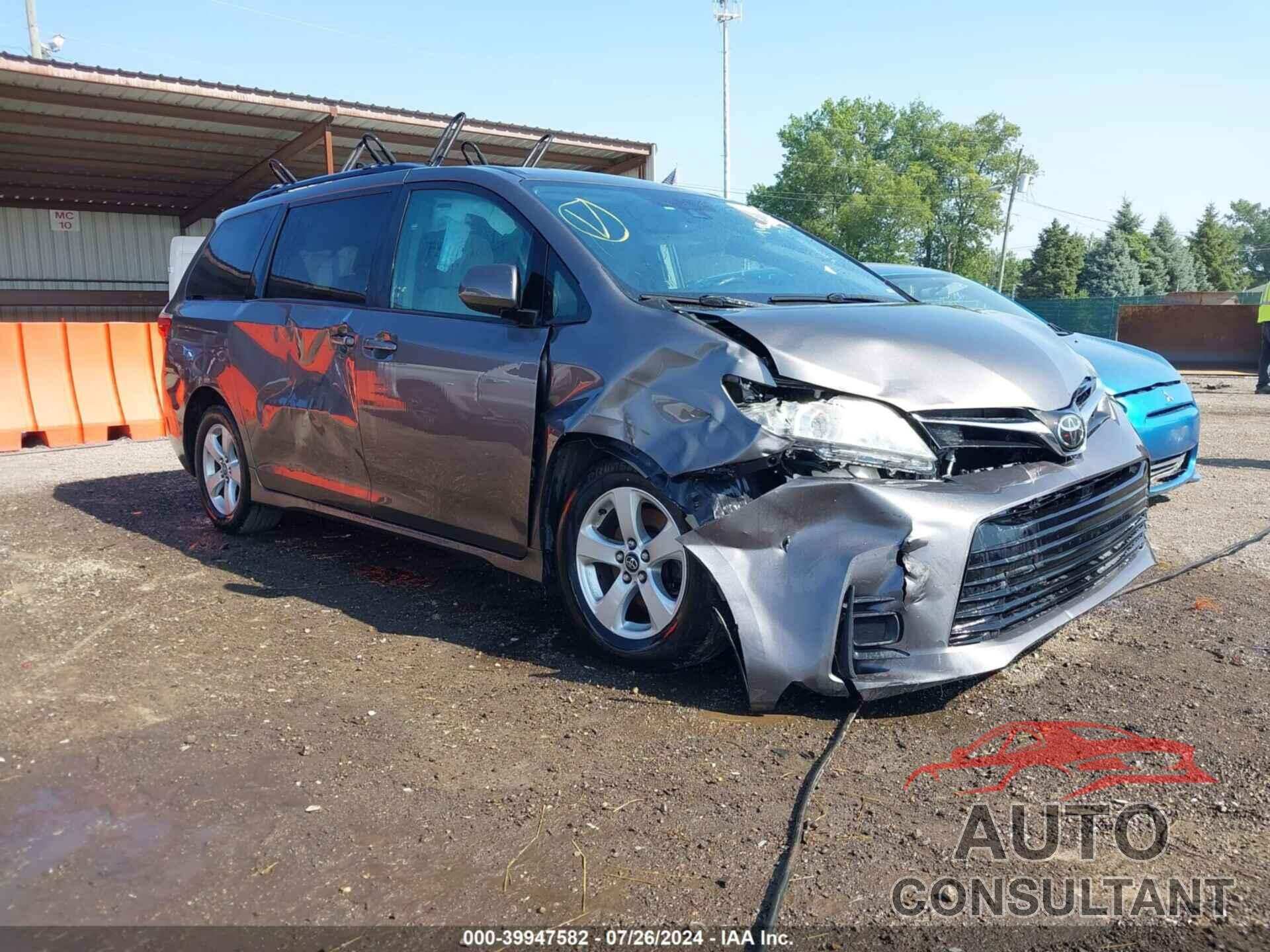 TOYOTA SIENNA 2018 - 5TDKZ3DC2JS904158