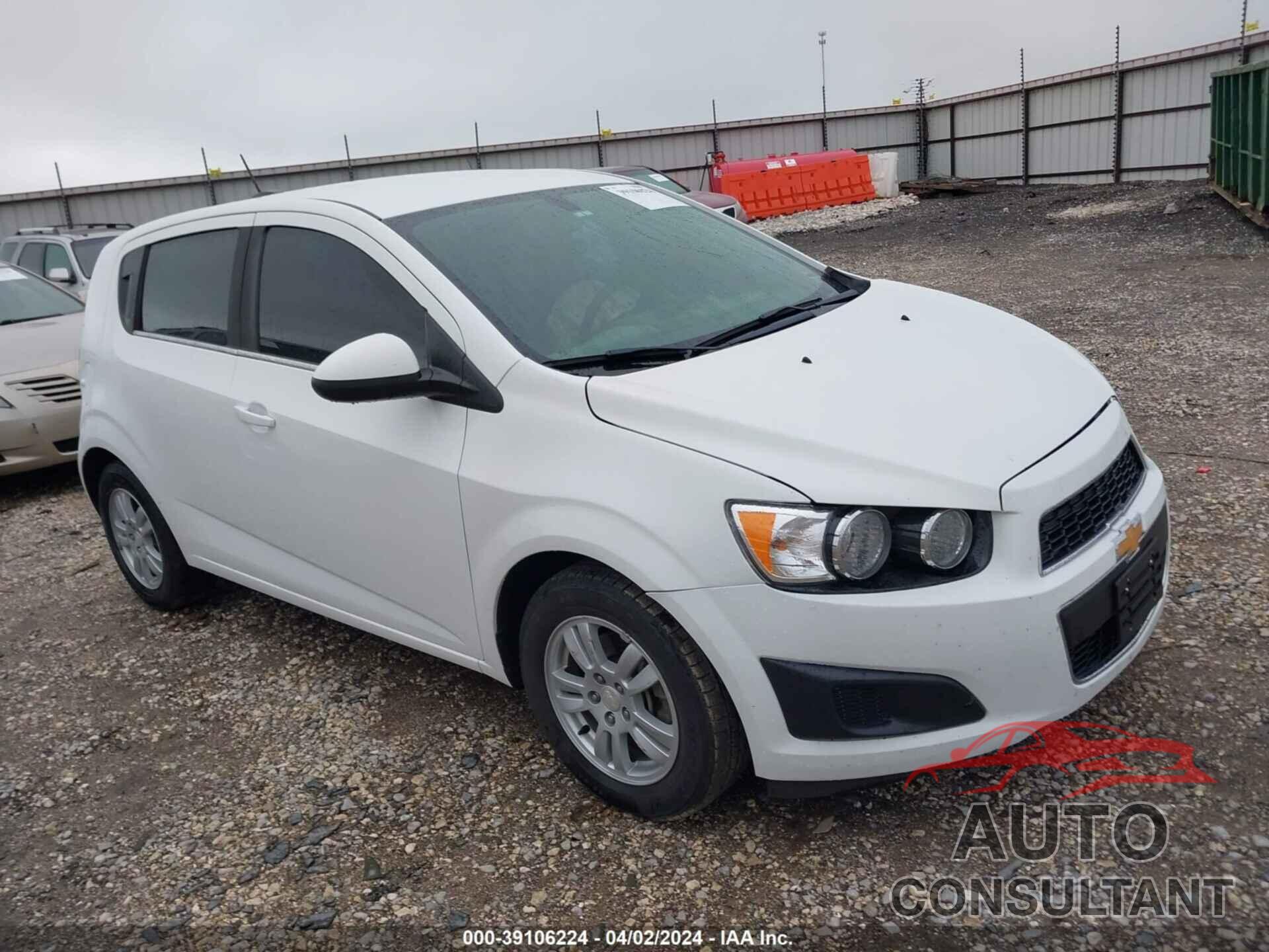 CHEVROLET SONIC 2016 - 1G1JC6SH8G4143369